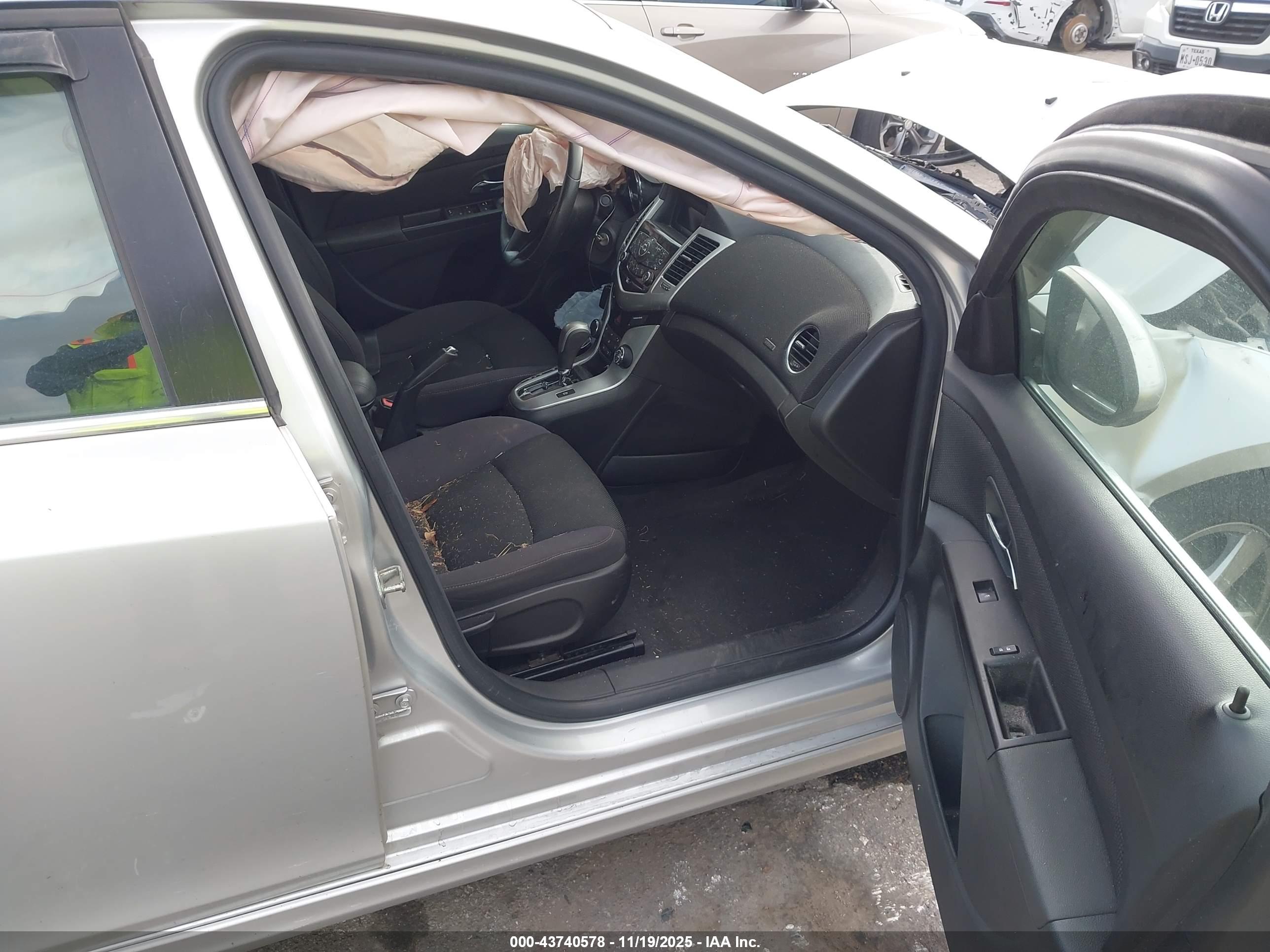 CHEVROLET CRUZE image 5