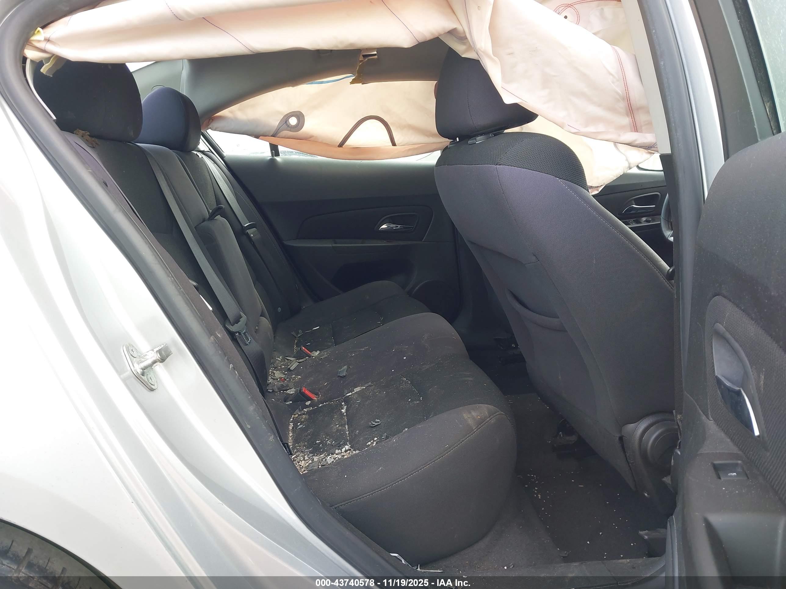 CHEVROLET CRUZE image 8