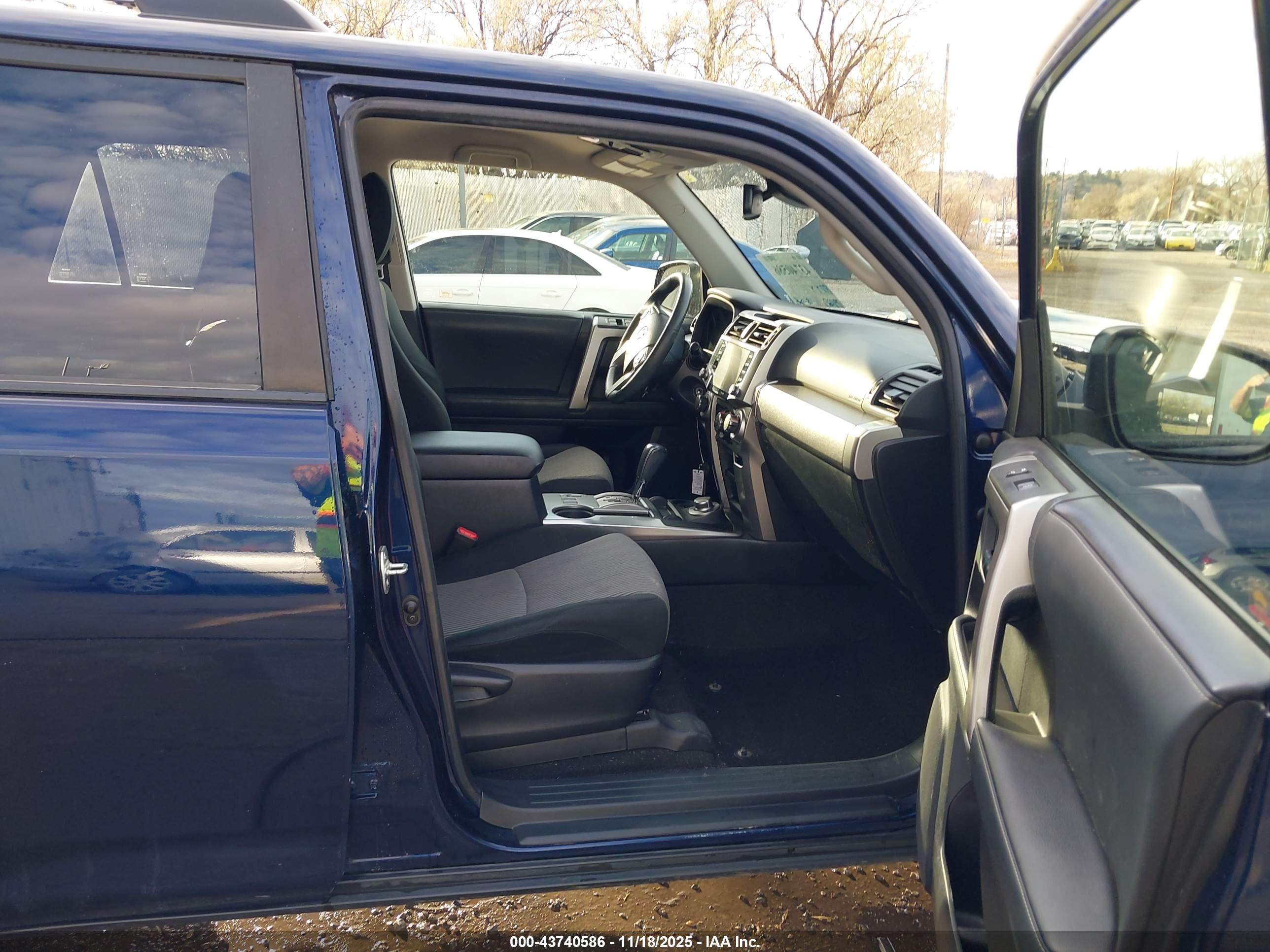 TOYOTA 4RUNNER image 5