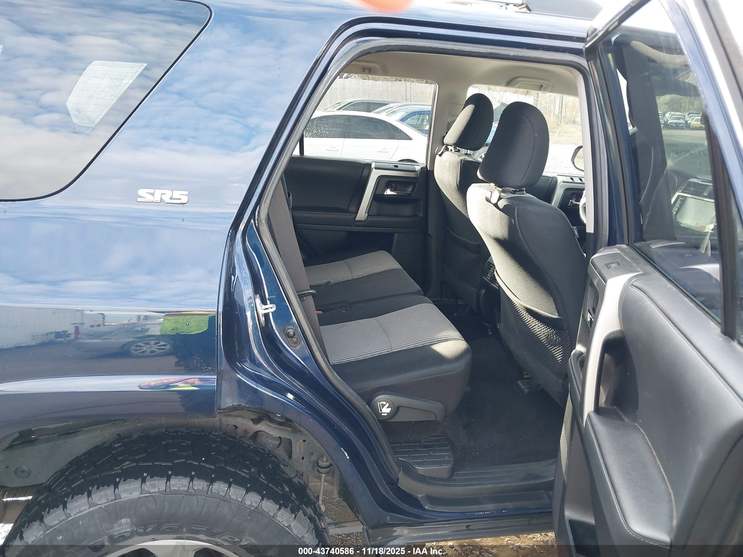 TOYOTA 4RUNNER image 8