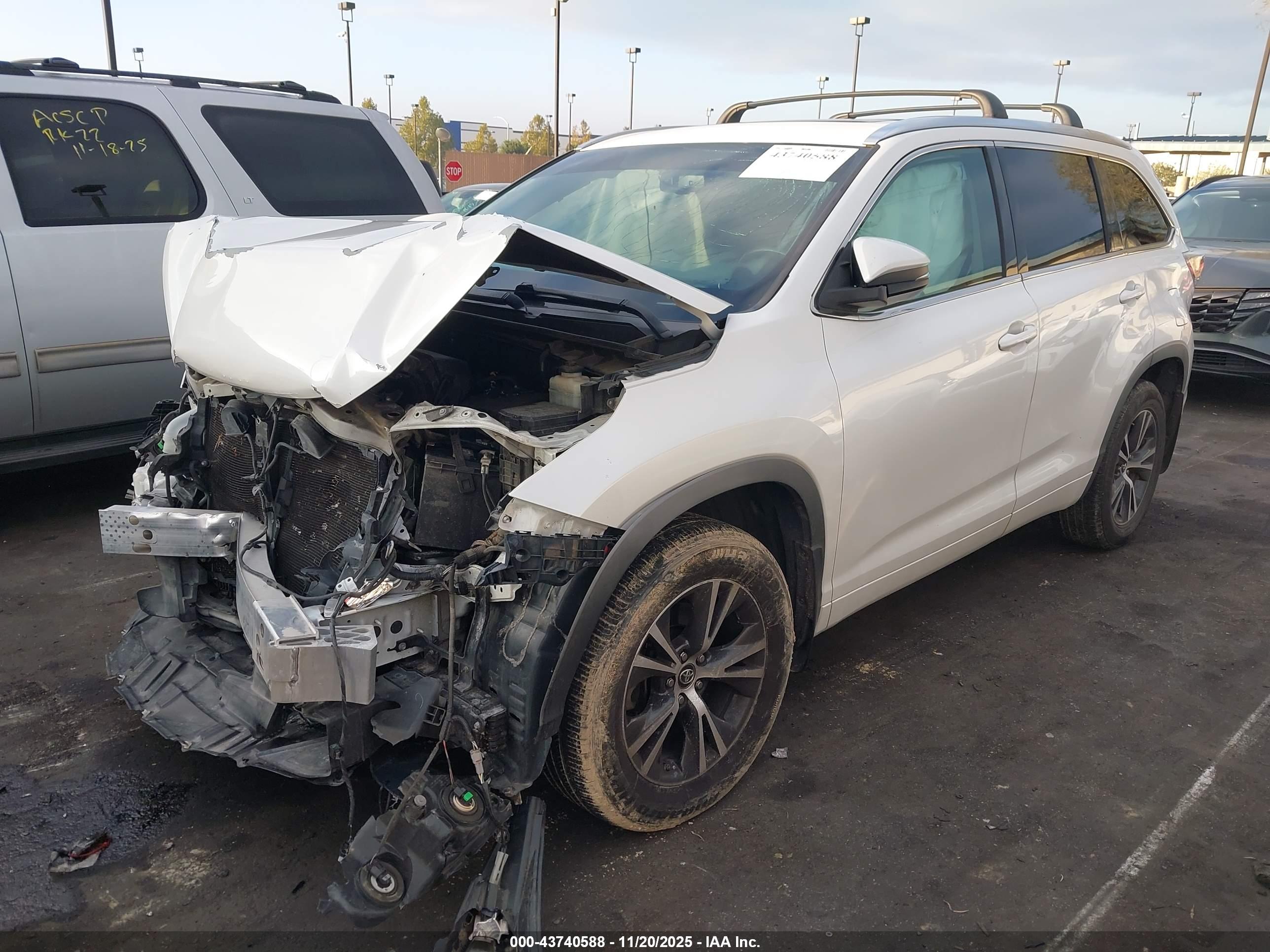 TOYOTA HIGHLANDER image 2