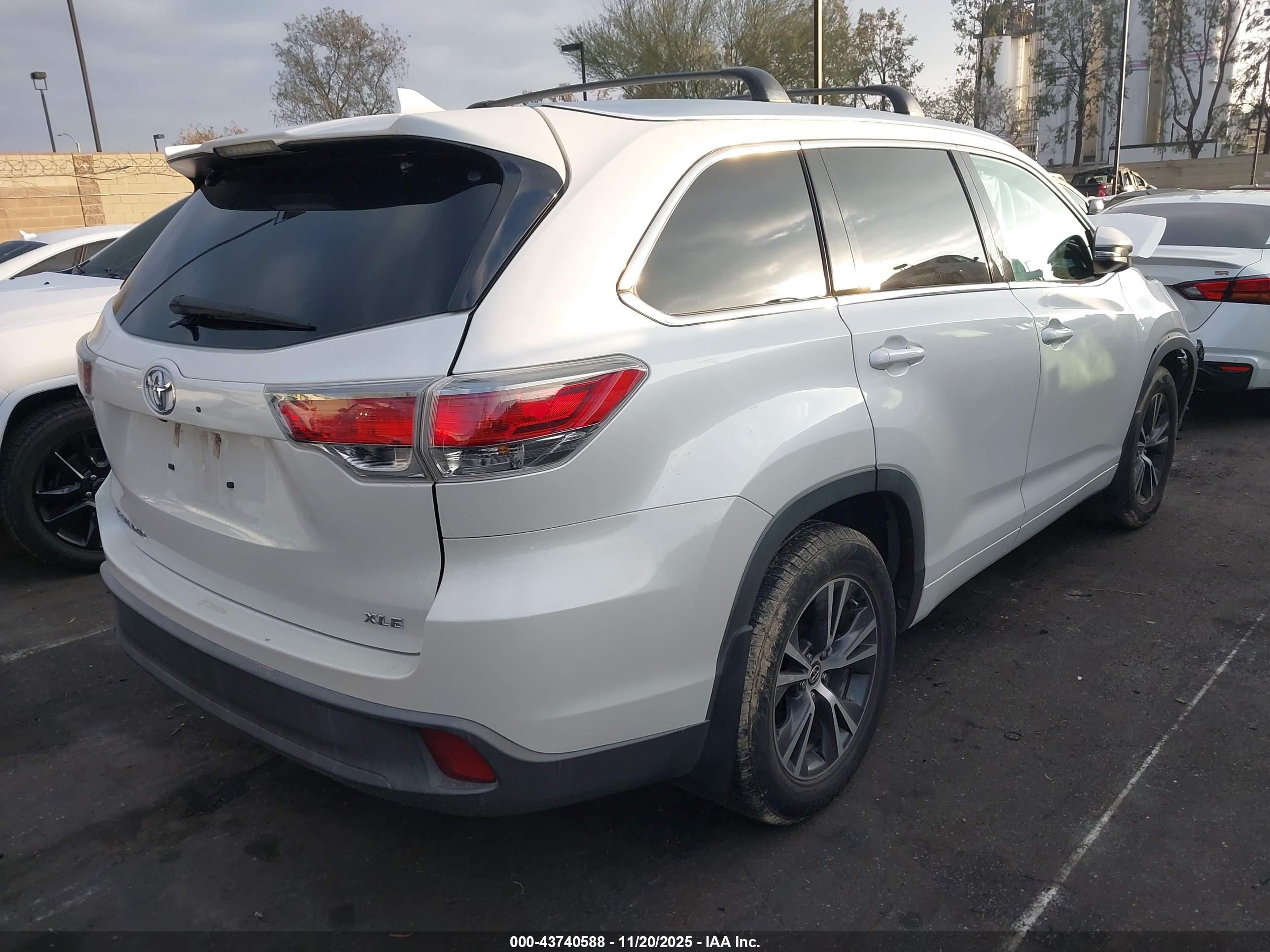 TOYOTA HIGHLANDER image 4