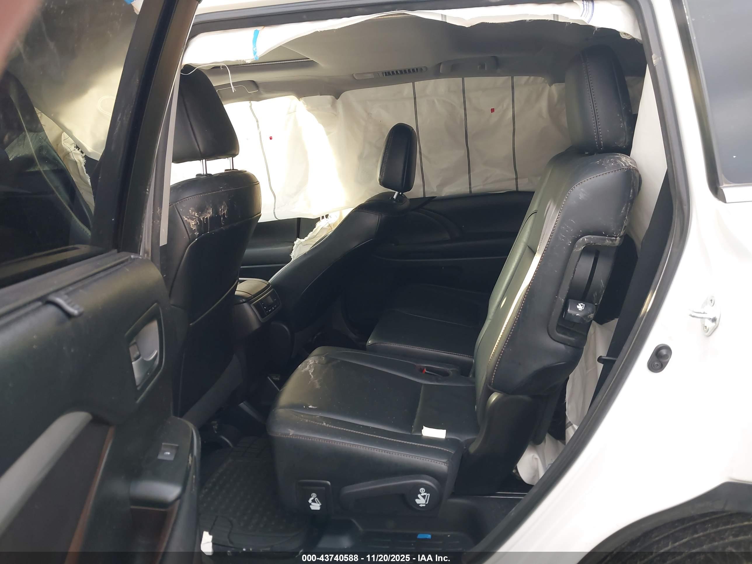 TOYOTA HIGHLANDER image 8