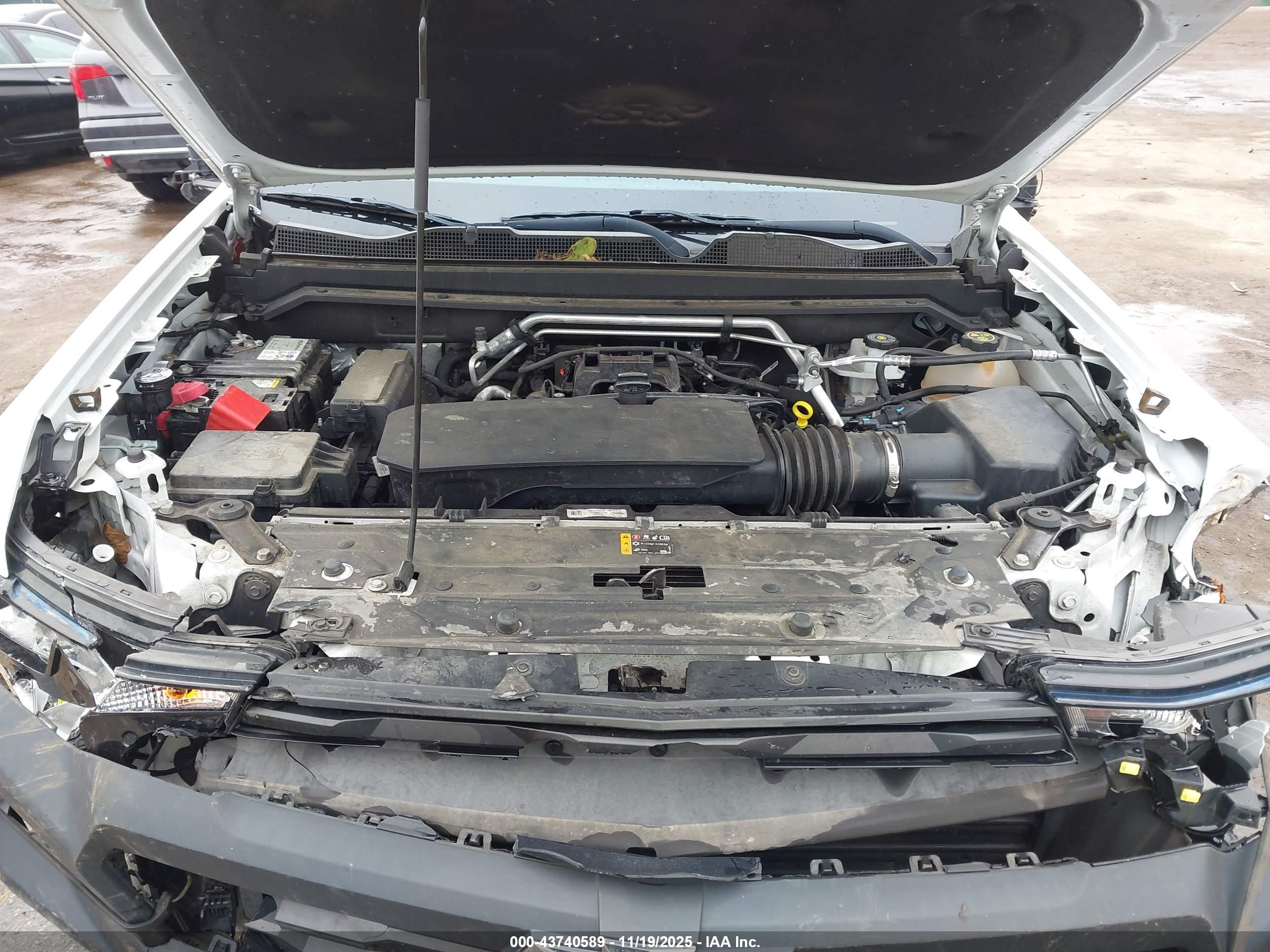 CHEVROLET COLORADO image 10