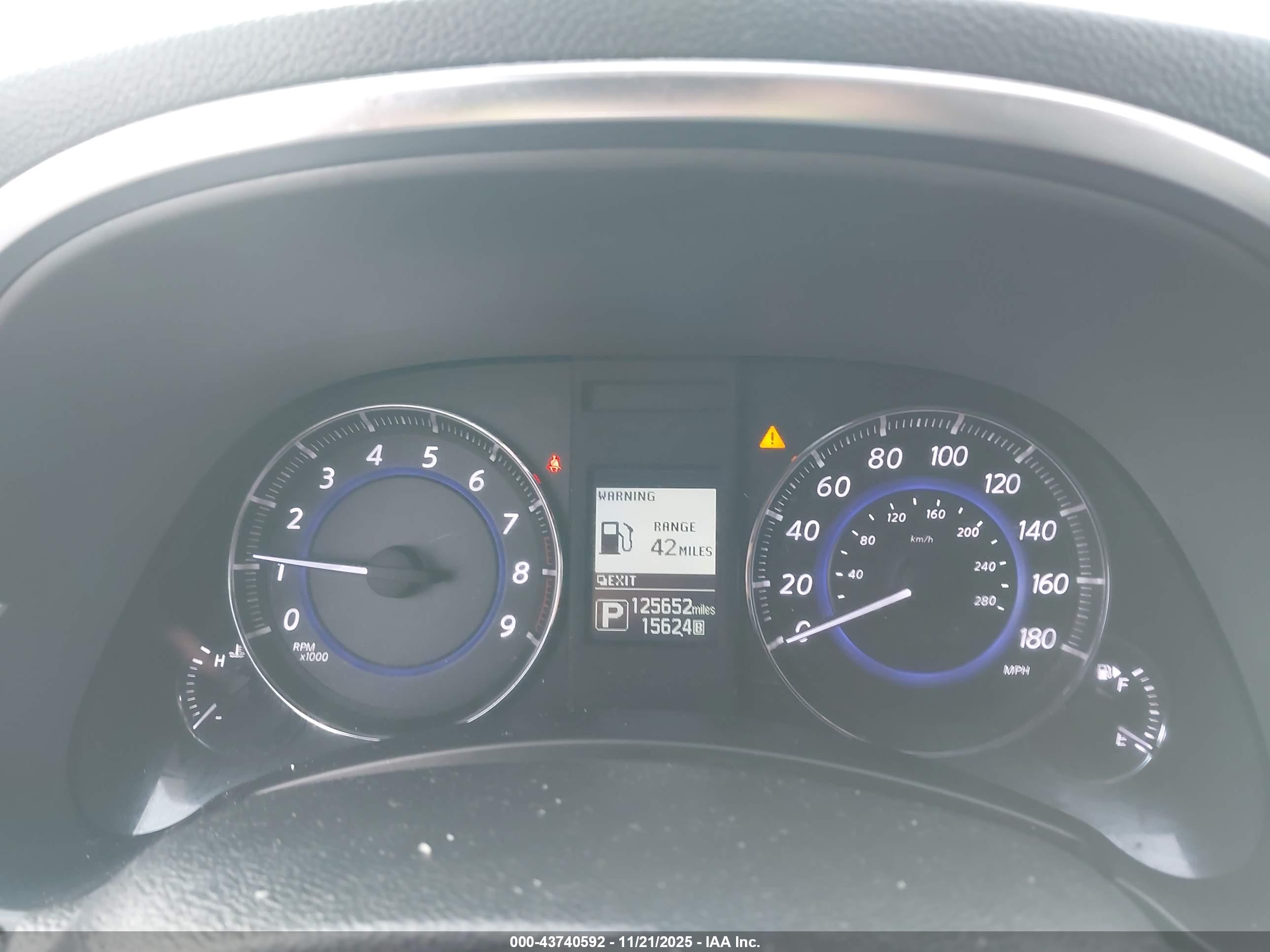 INFINITI QX70 image 7