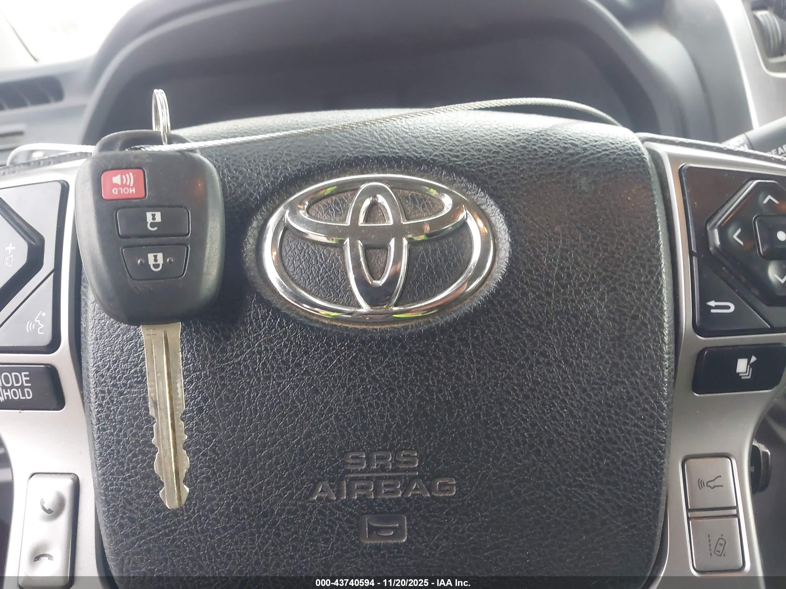 TOYOTA 4RUNNER image 11