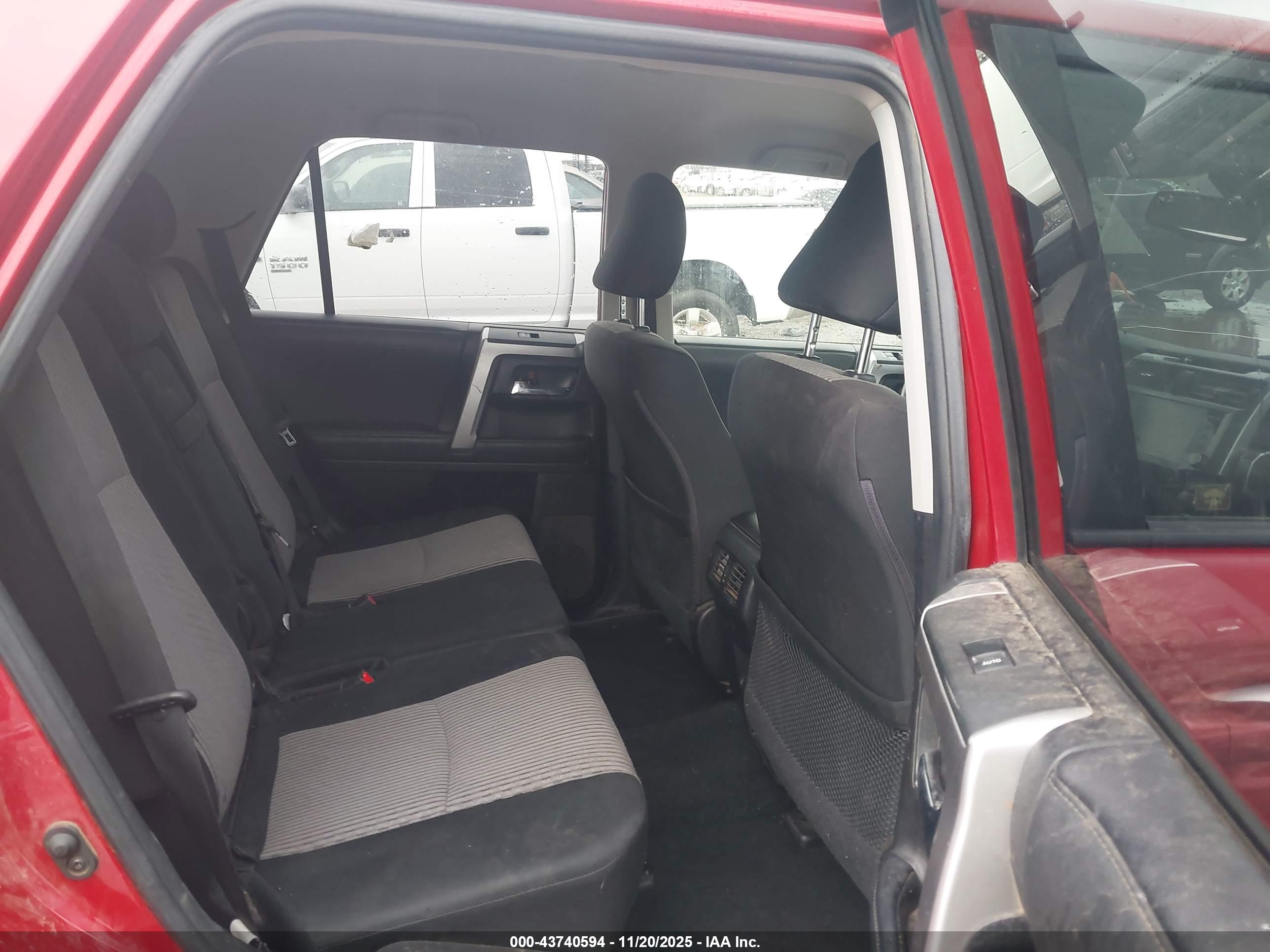 TOYOTA 4RUNNER image 8