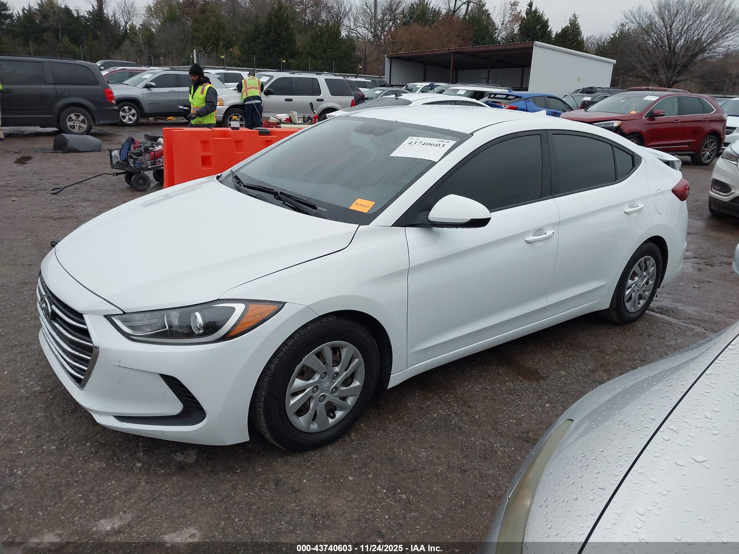 HYUNDAI ELANTRA image 2