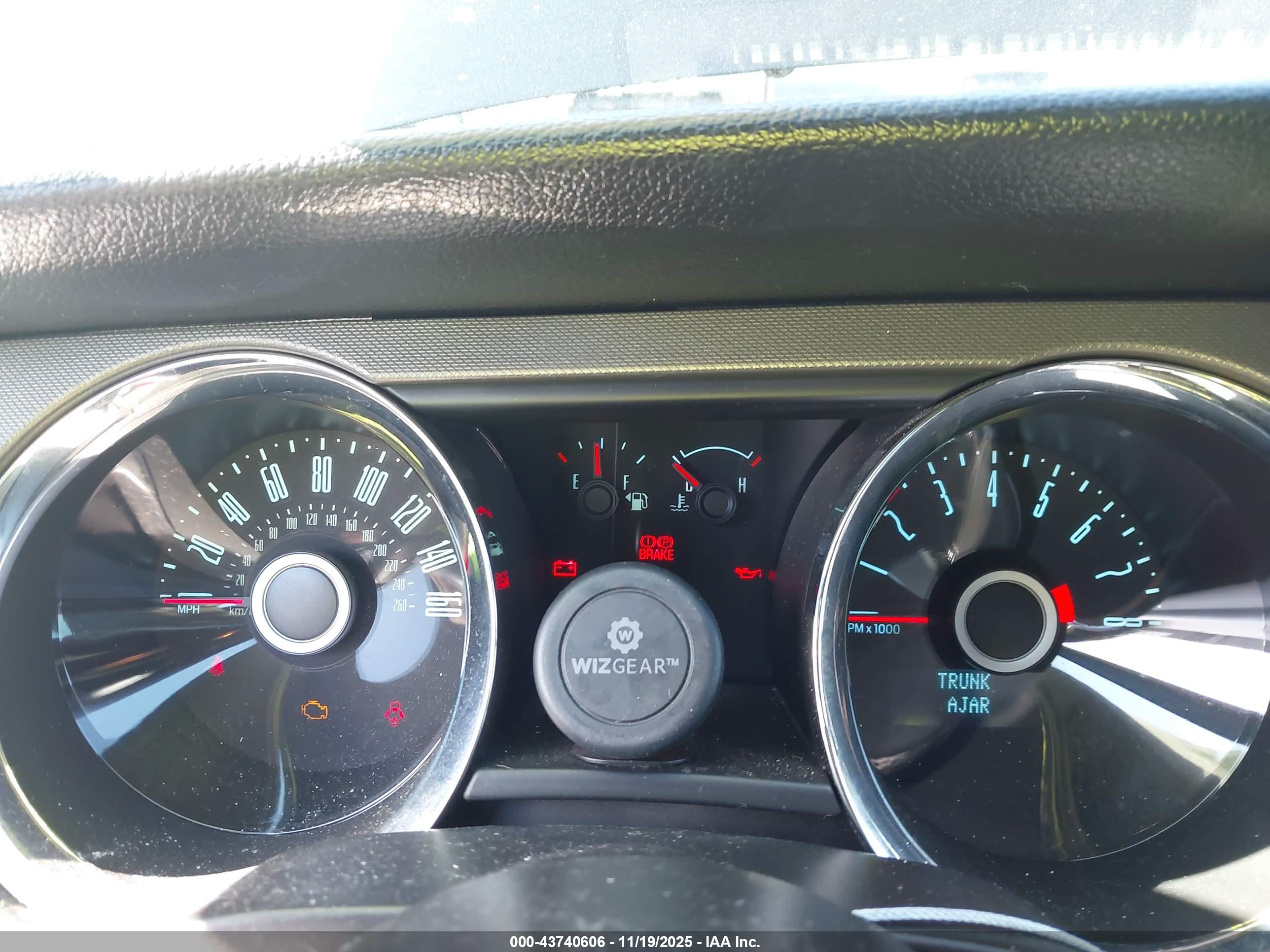 FORD MUSTANG image 7