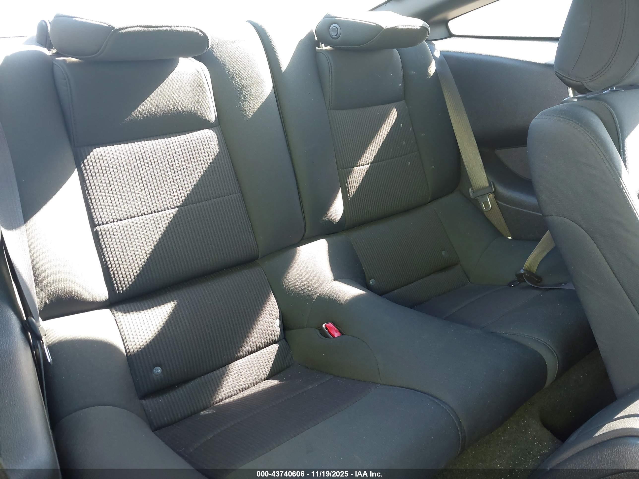 FORD MUSTANG image 8