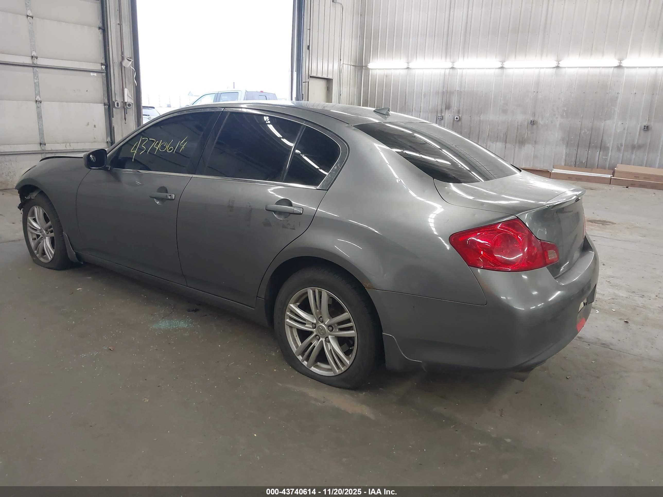 INFINITI G37X image 3