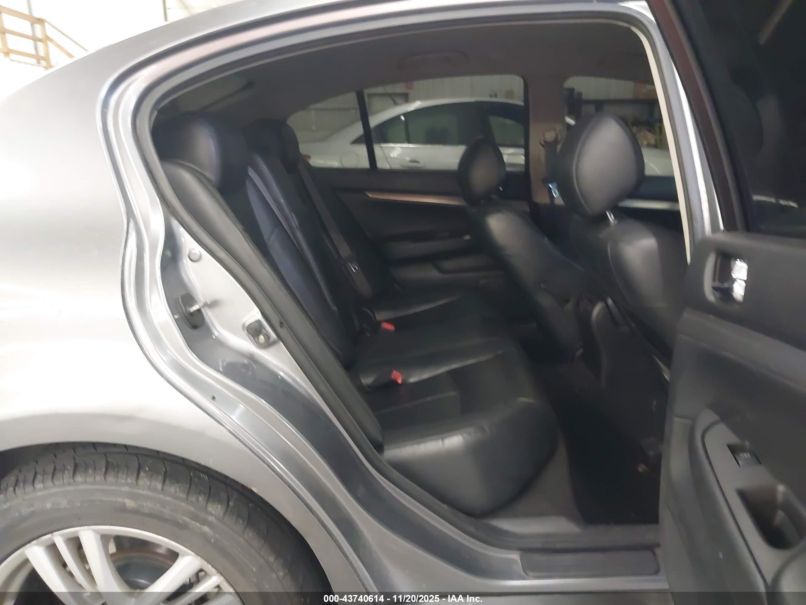 INFINITI G37X image 8