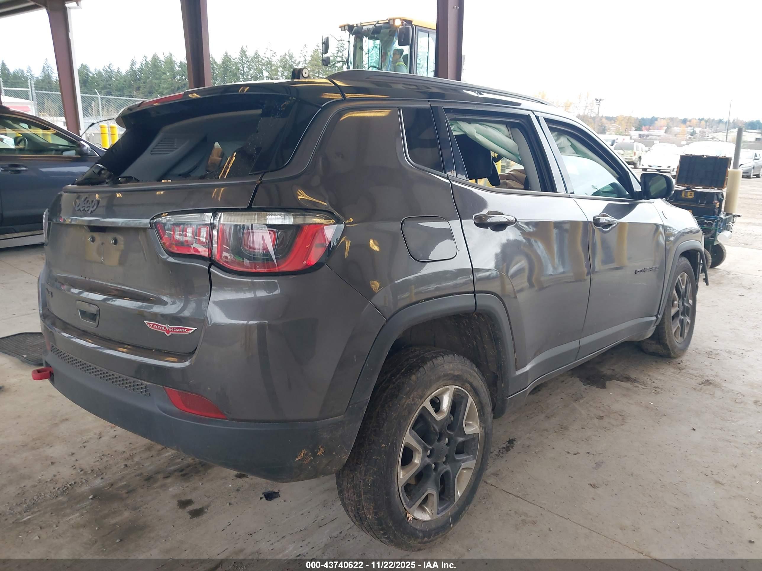 JEEP COMPASS image 4