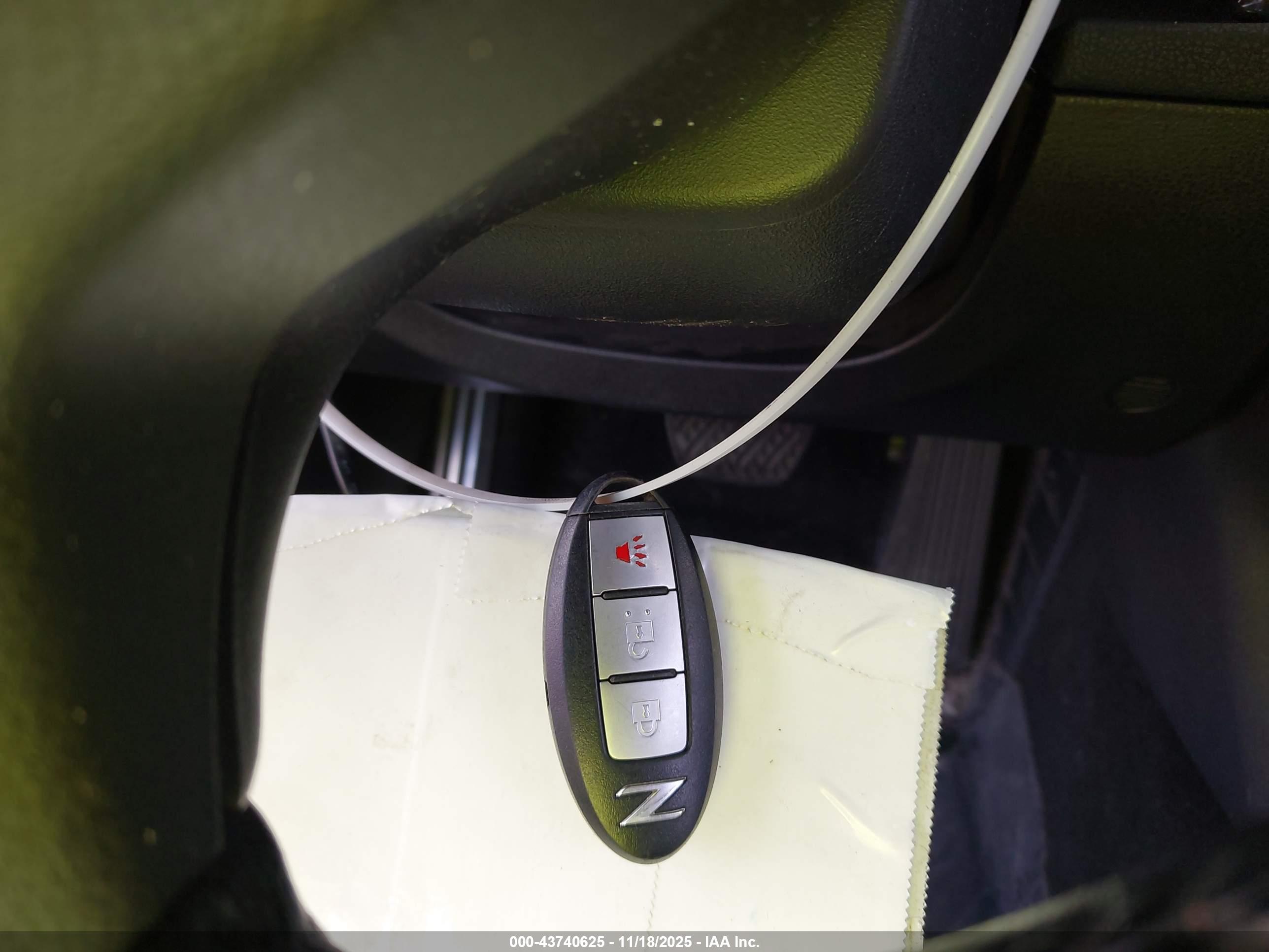 NISSAN 370Z image 11