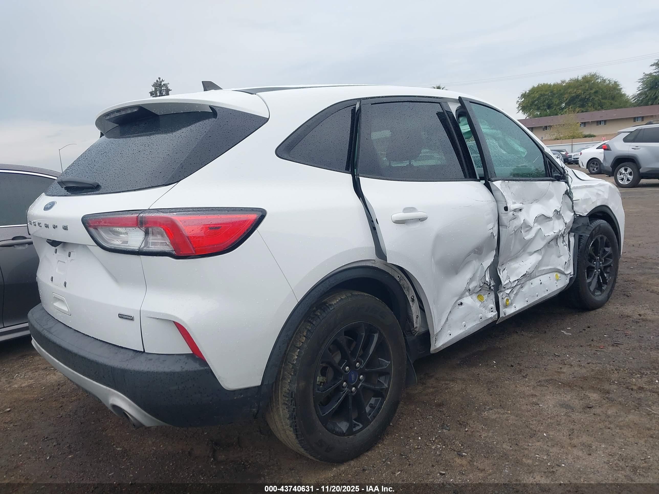 FORD ESCAPE image 4