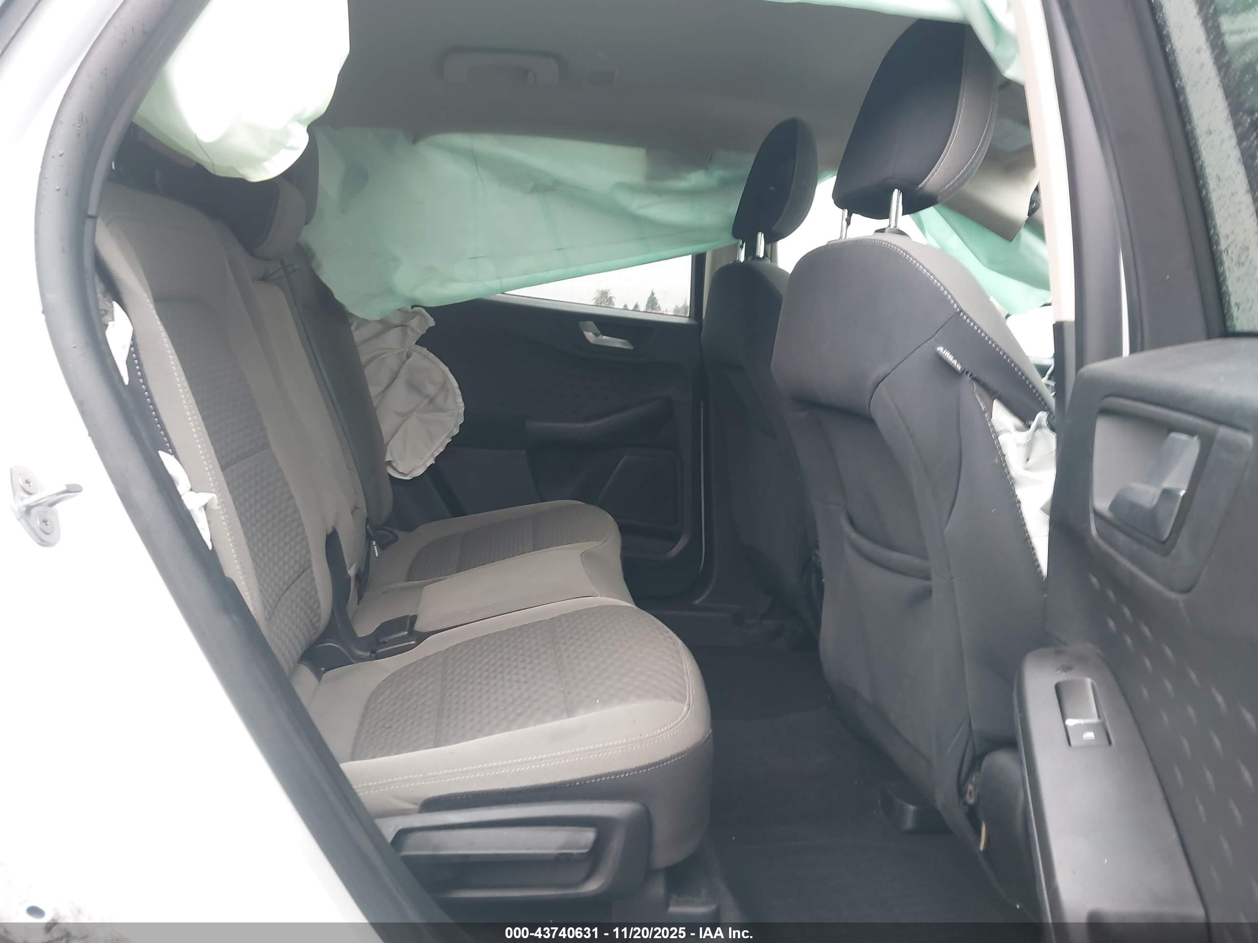 FORD ESCAPE image 8