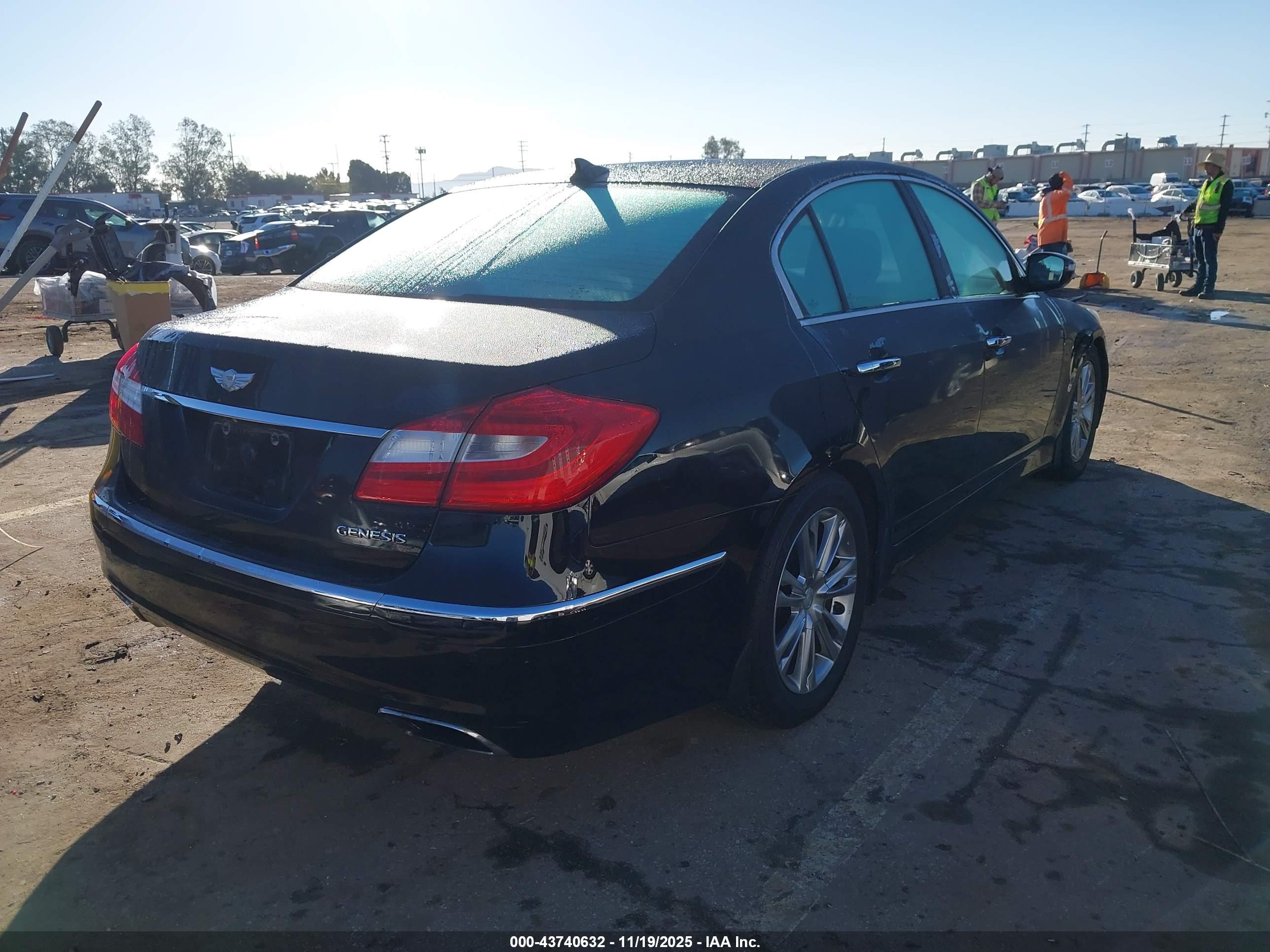 HYUNDAI GENESIS image 4