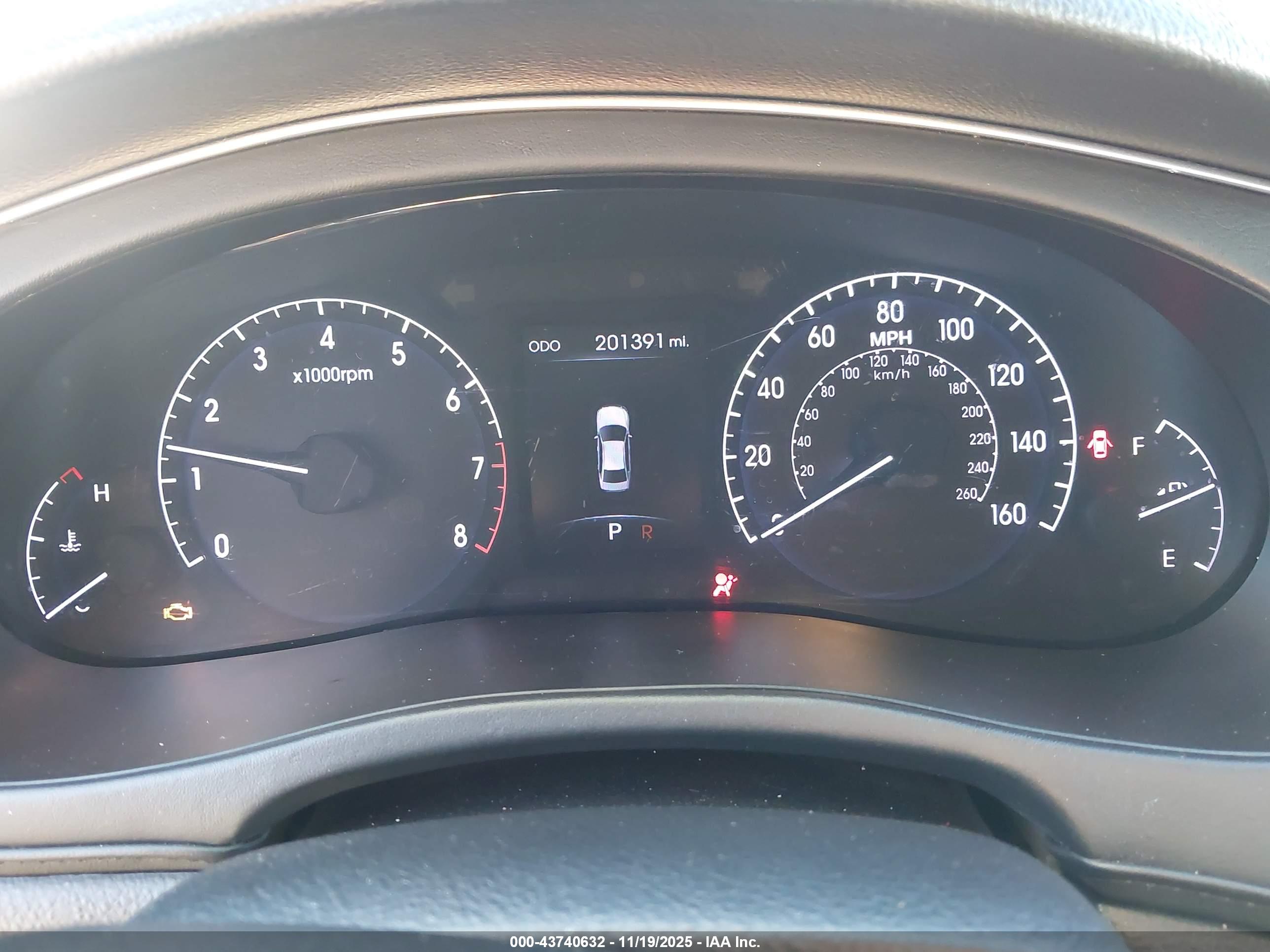HYUNDAI GENESIS image 7