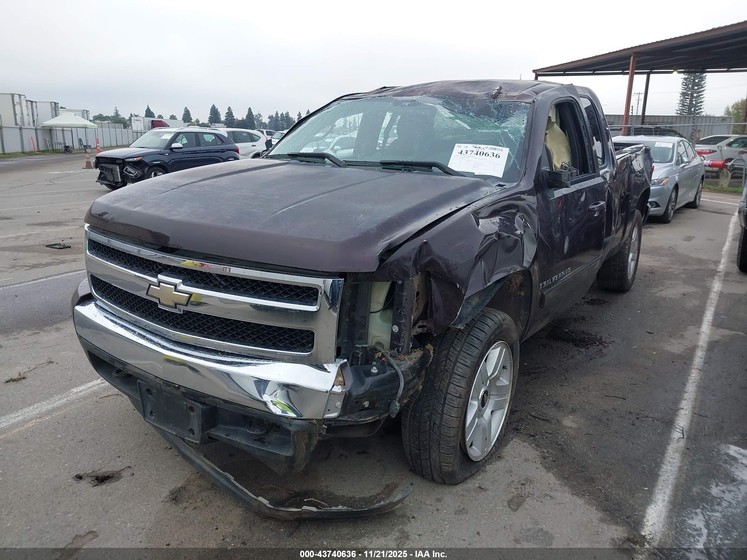CHEVROLET SILVERADO image 2