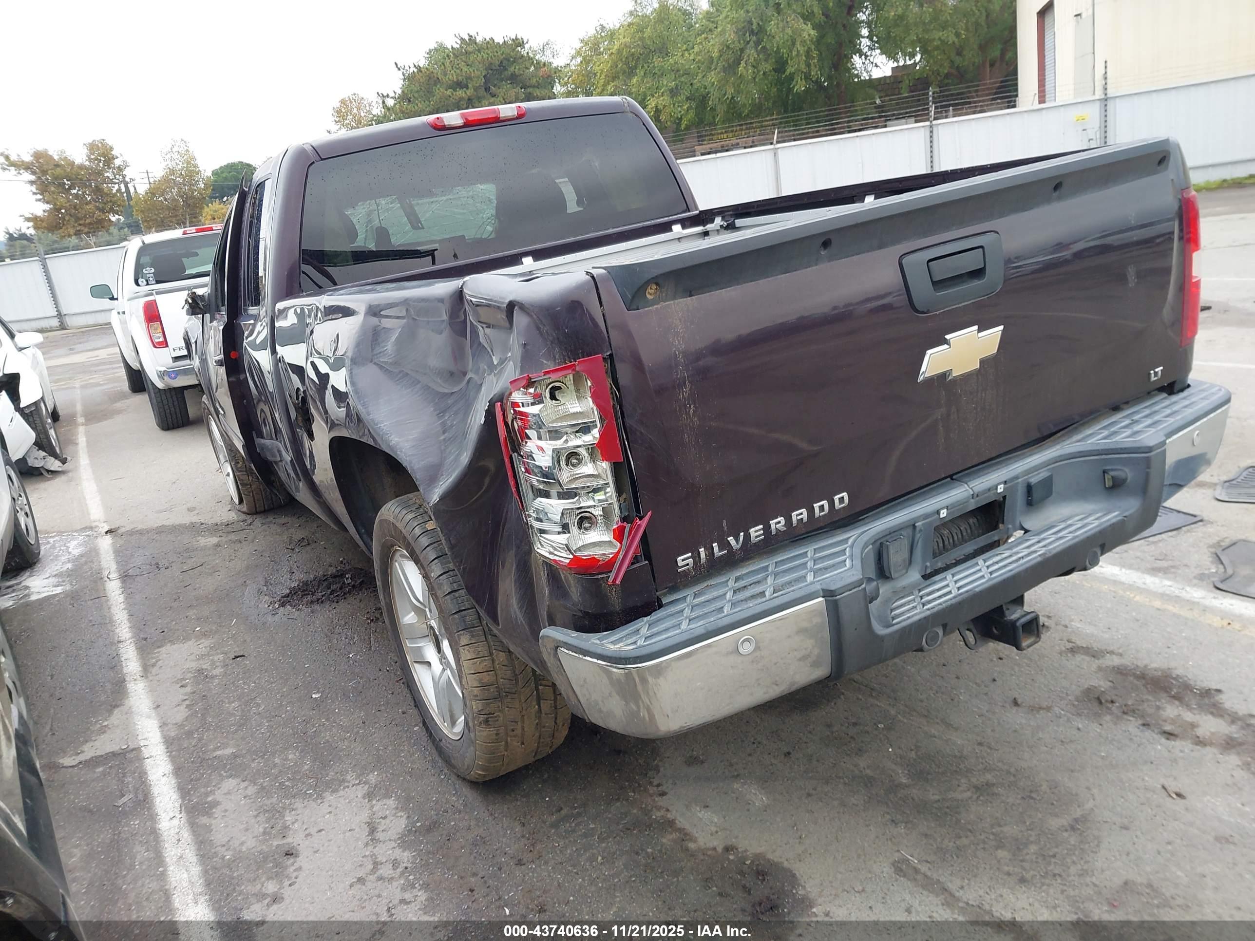 CHEVROLET SILVERADO image 3