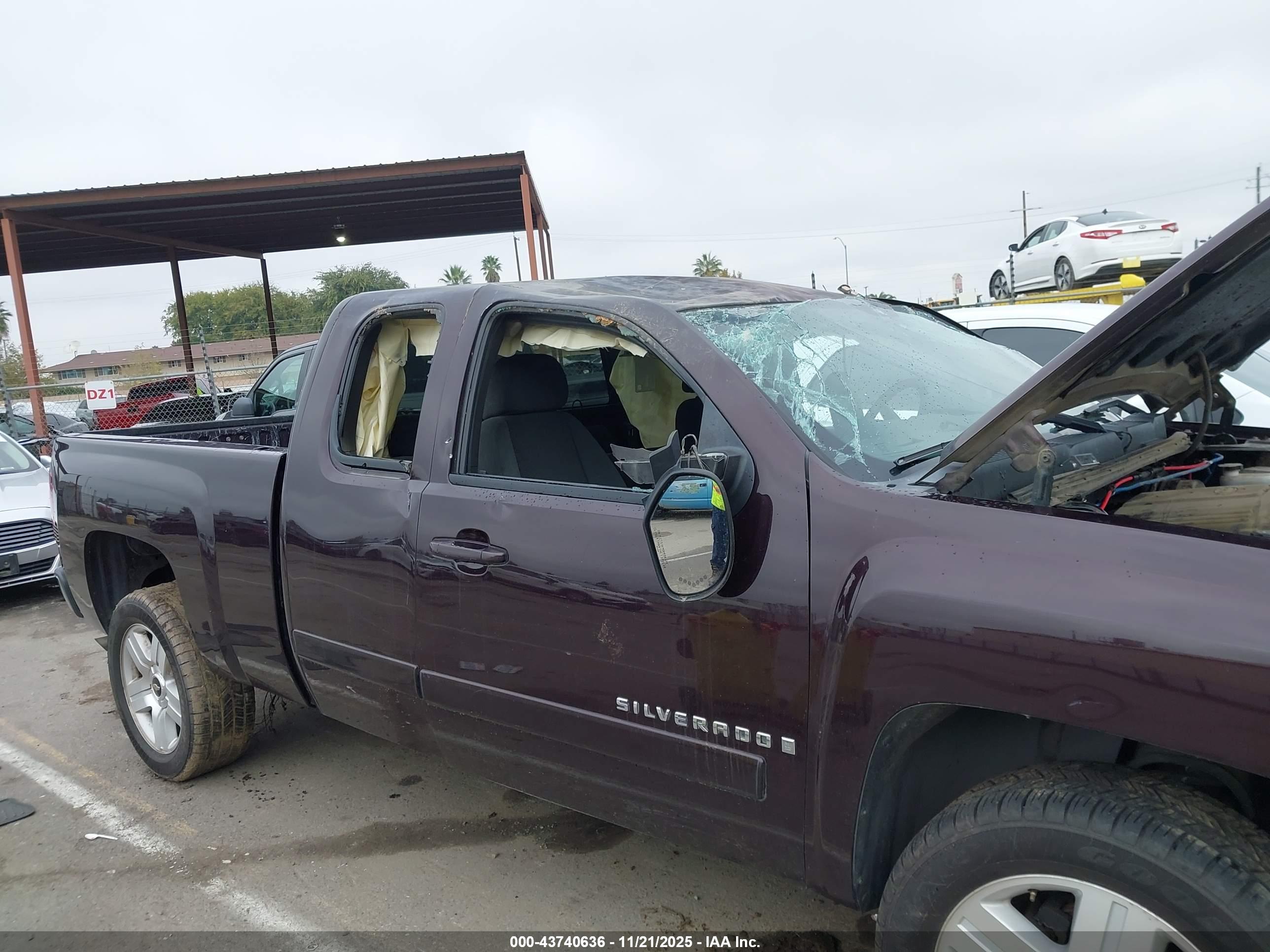 CHEVROLET SILVERADO image 6