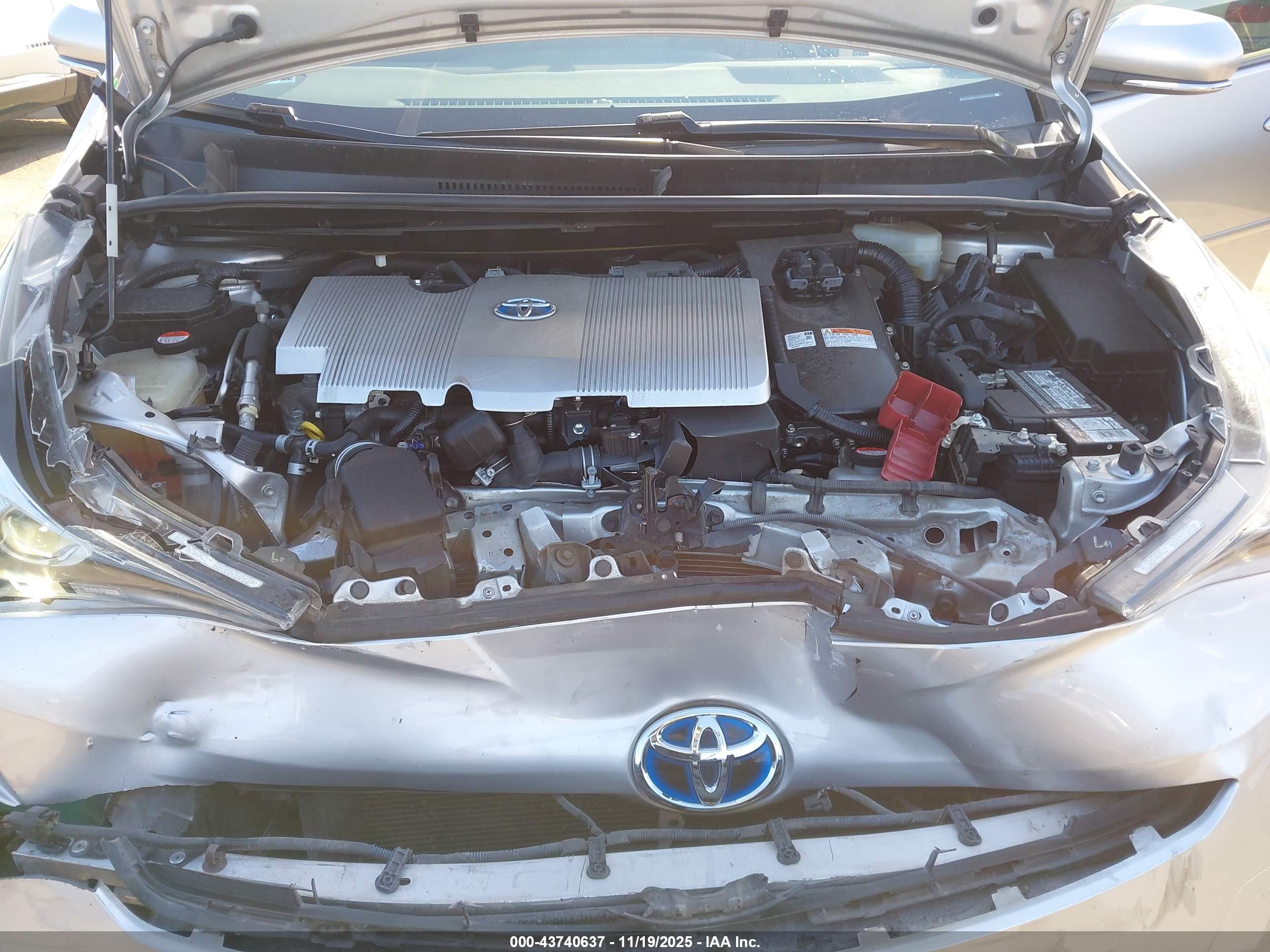 TOYOTA PRIUS image 10