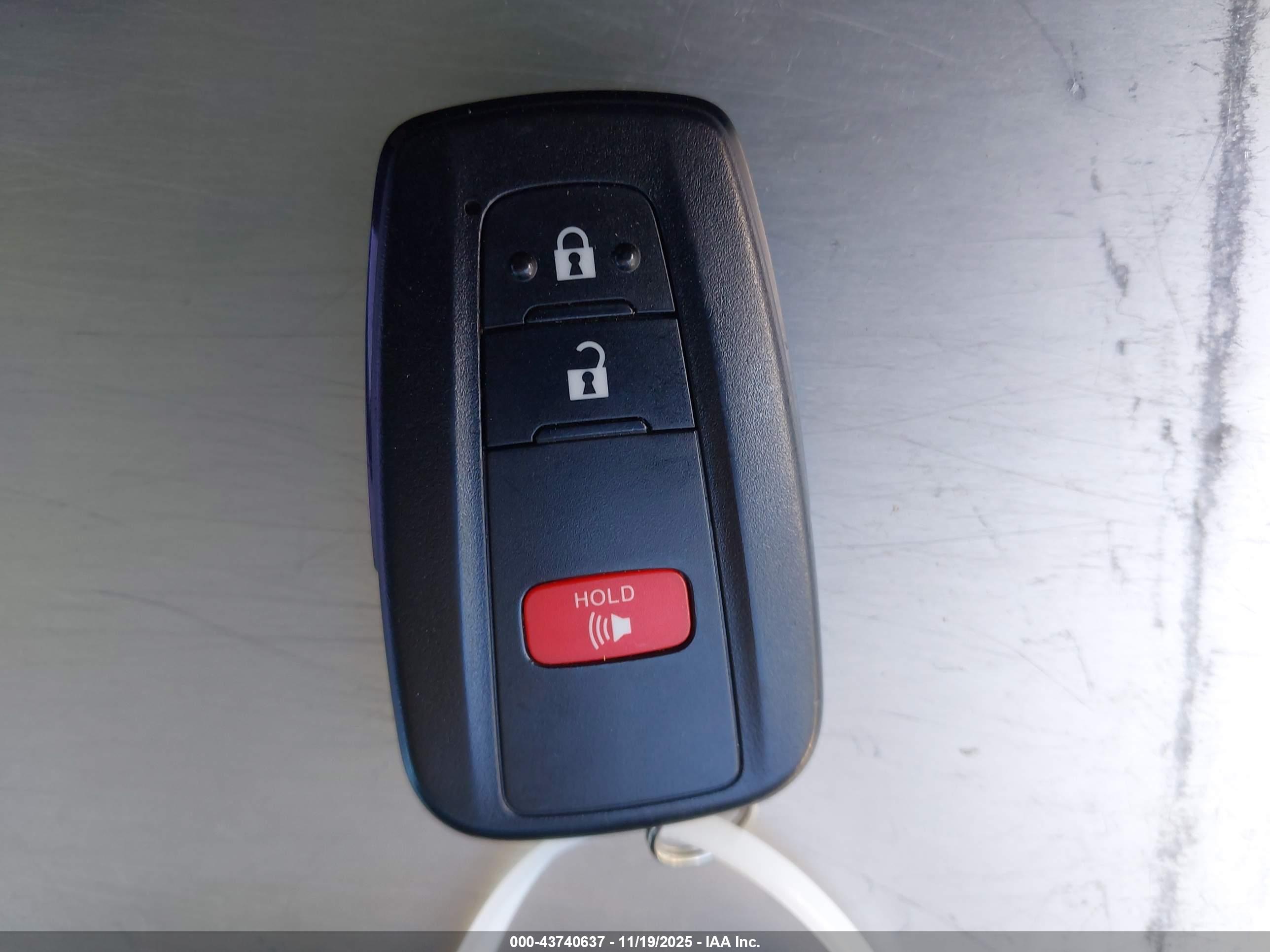 TOYOTA PRIUS image 11