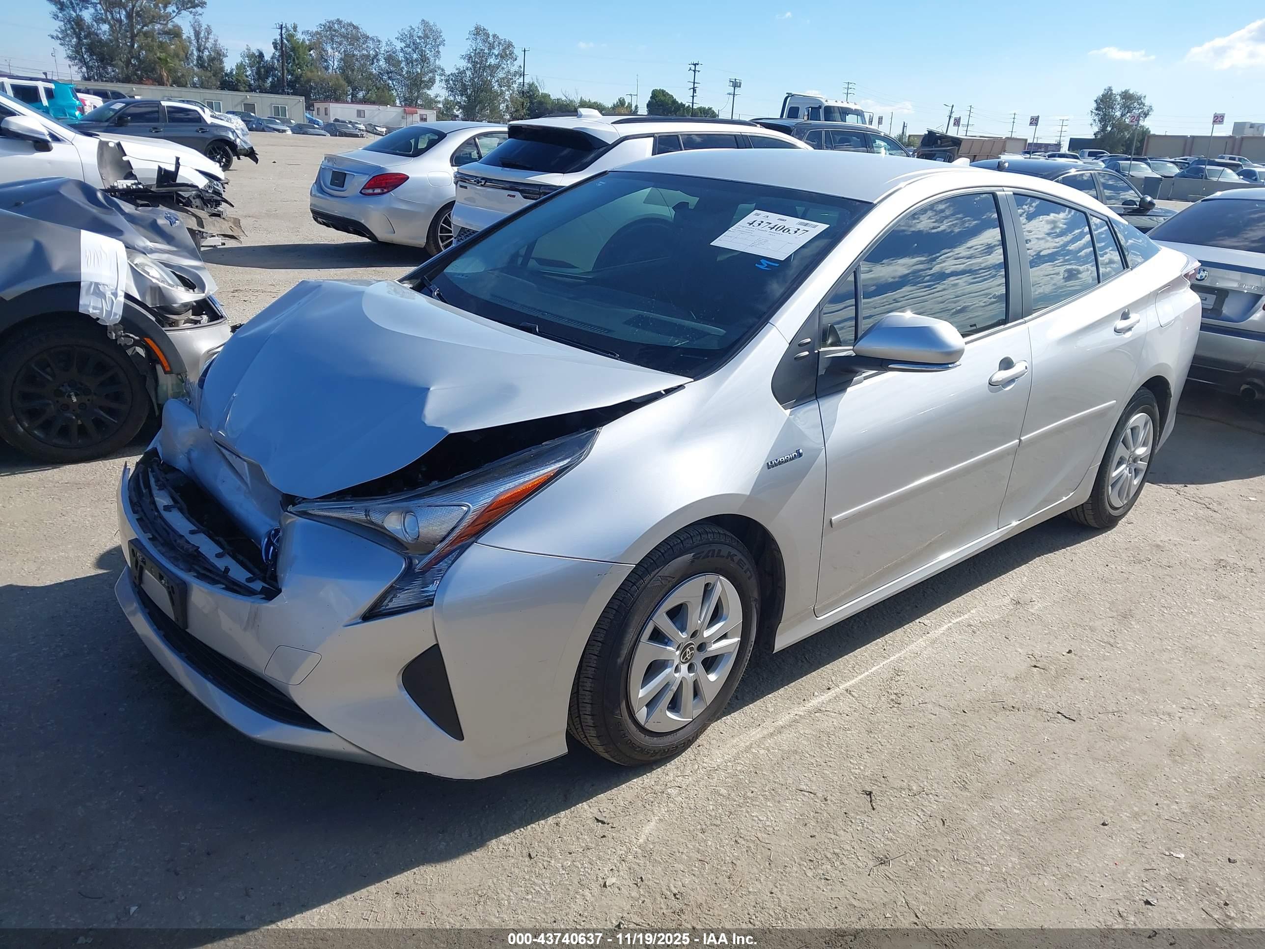 TOYOTA PRIUS image 2