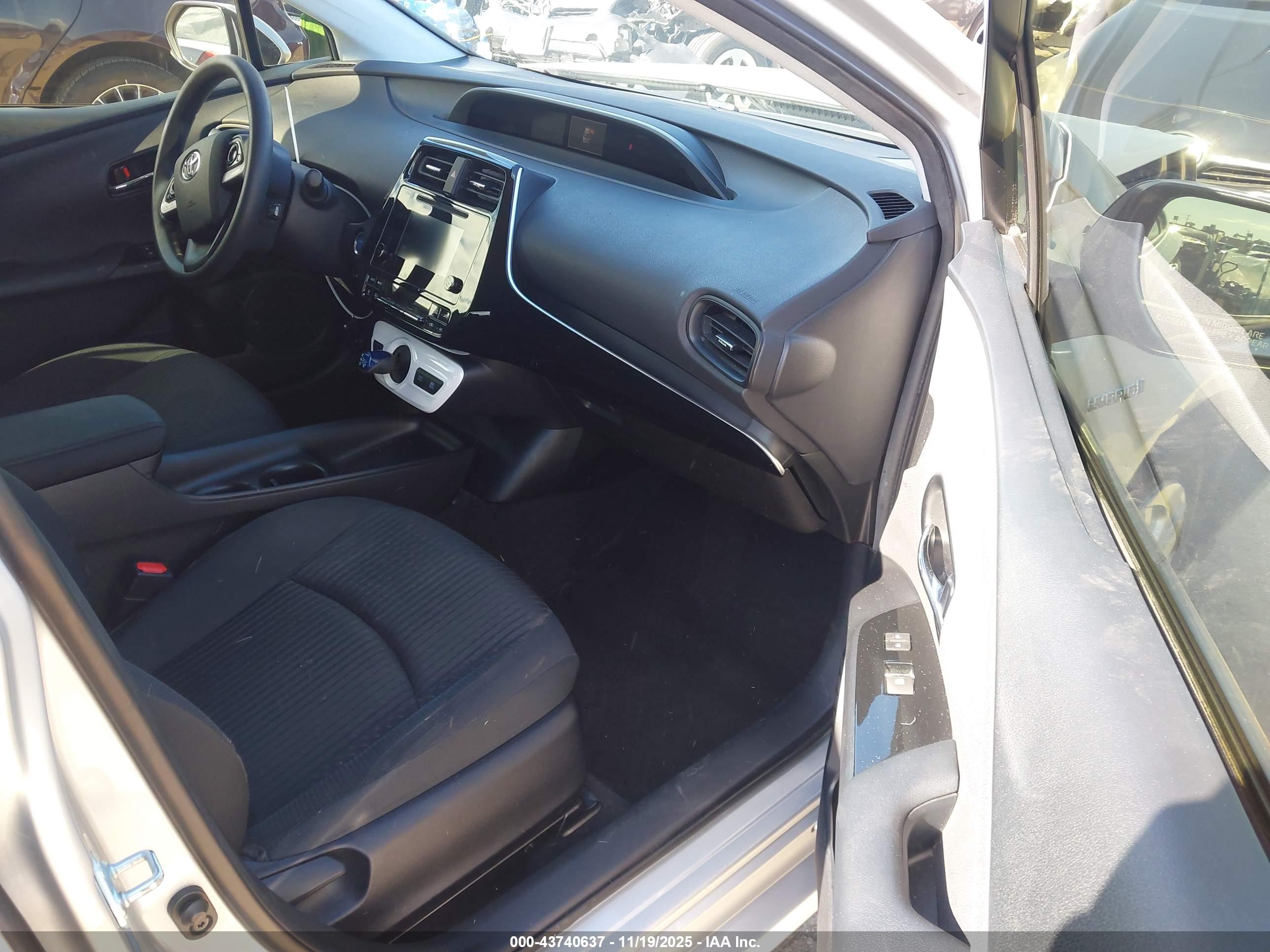 TOYOTA PRIUS image 5