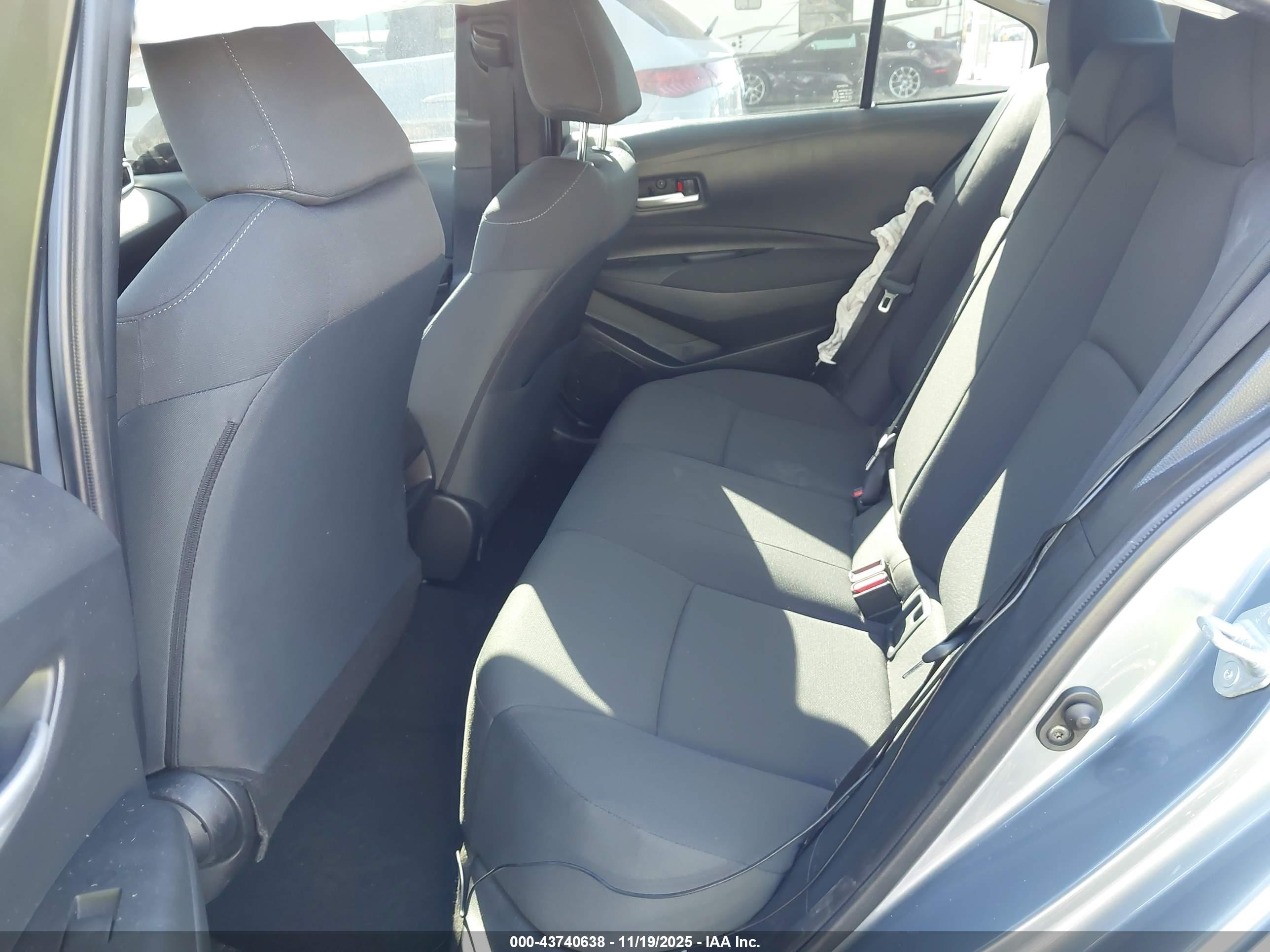 TOYOTA COROLLA image 8