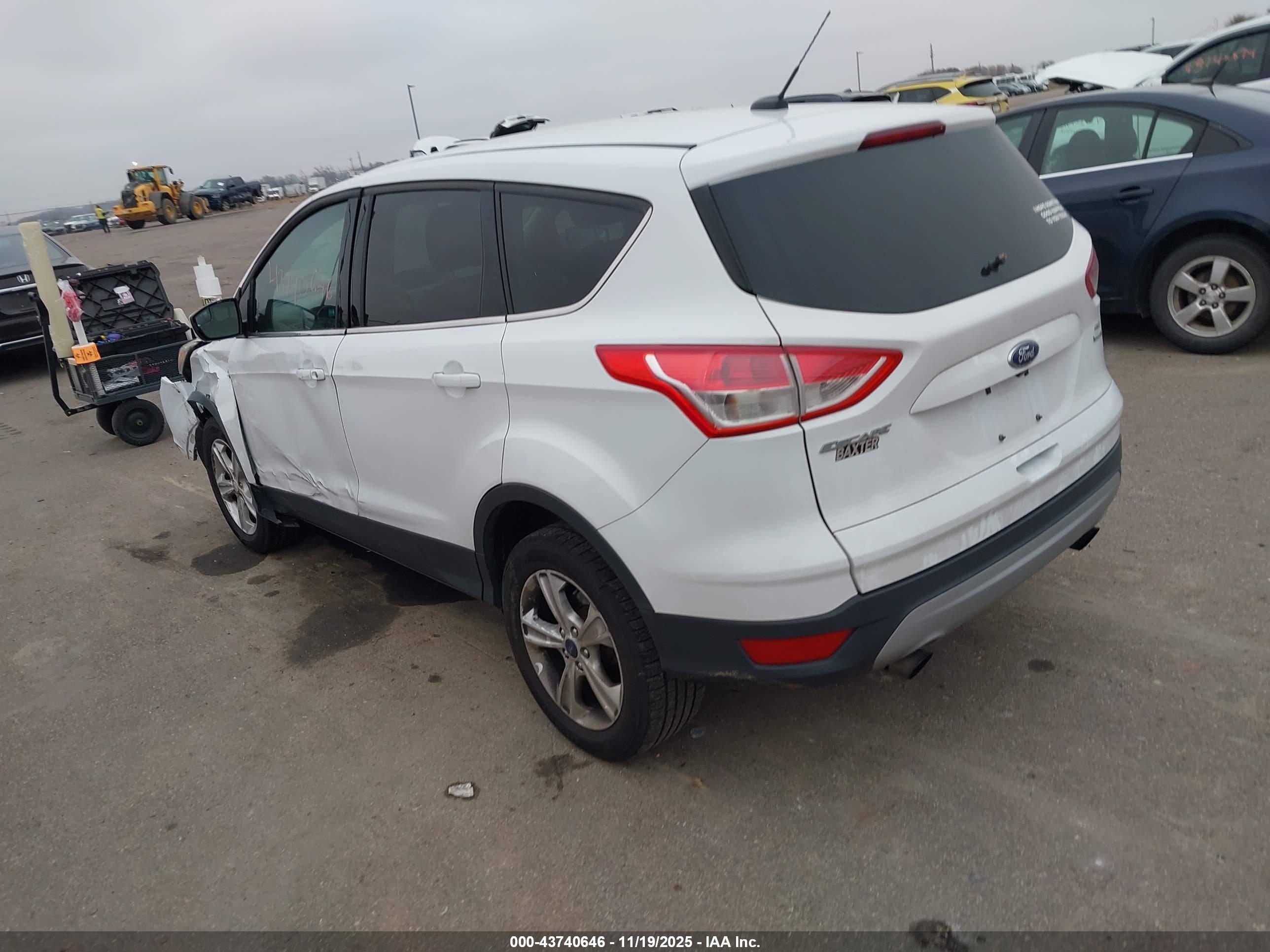 FORD ESCAPE image 3