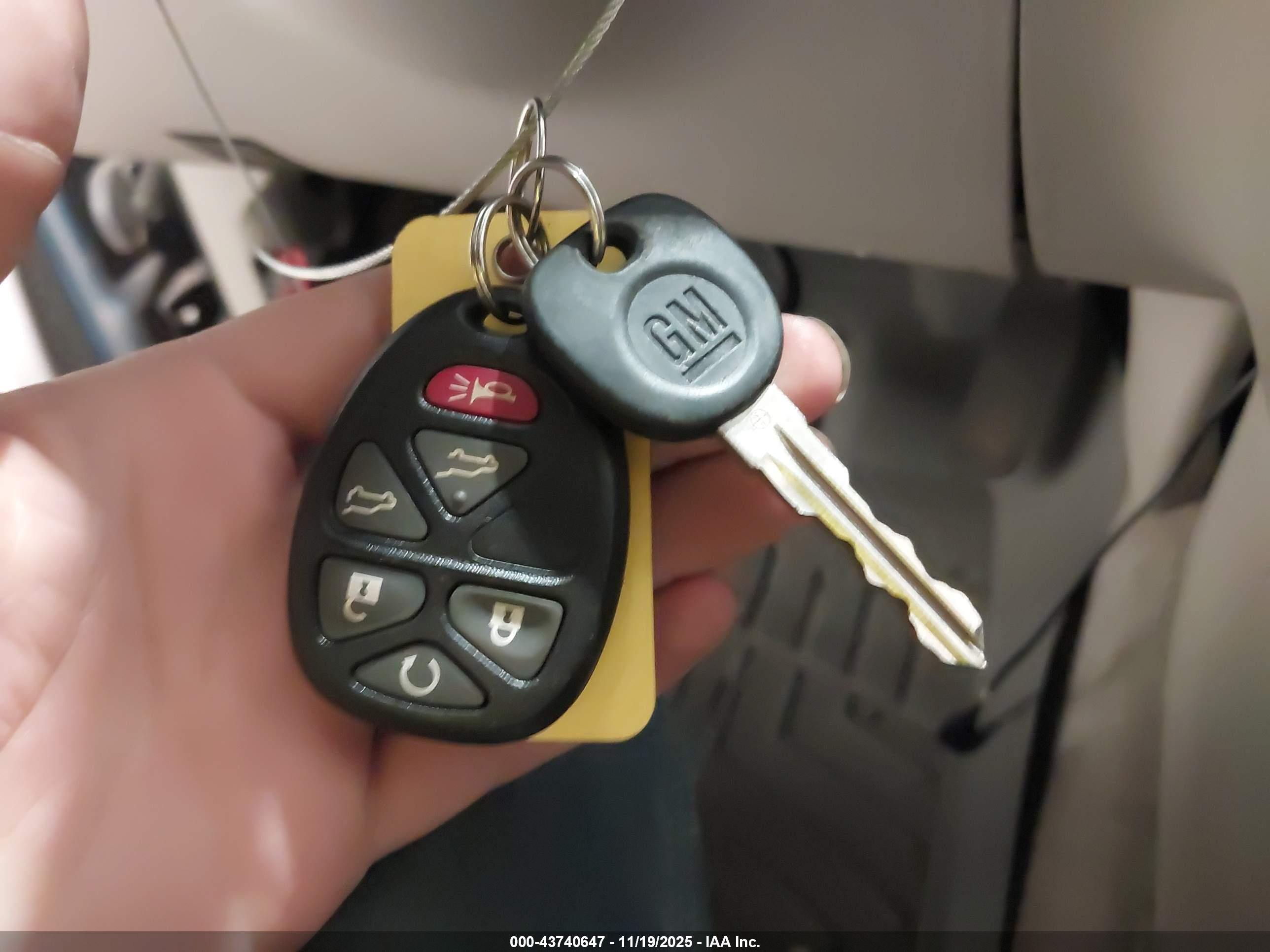 GMC YUKON image 11