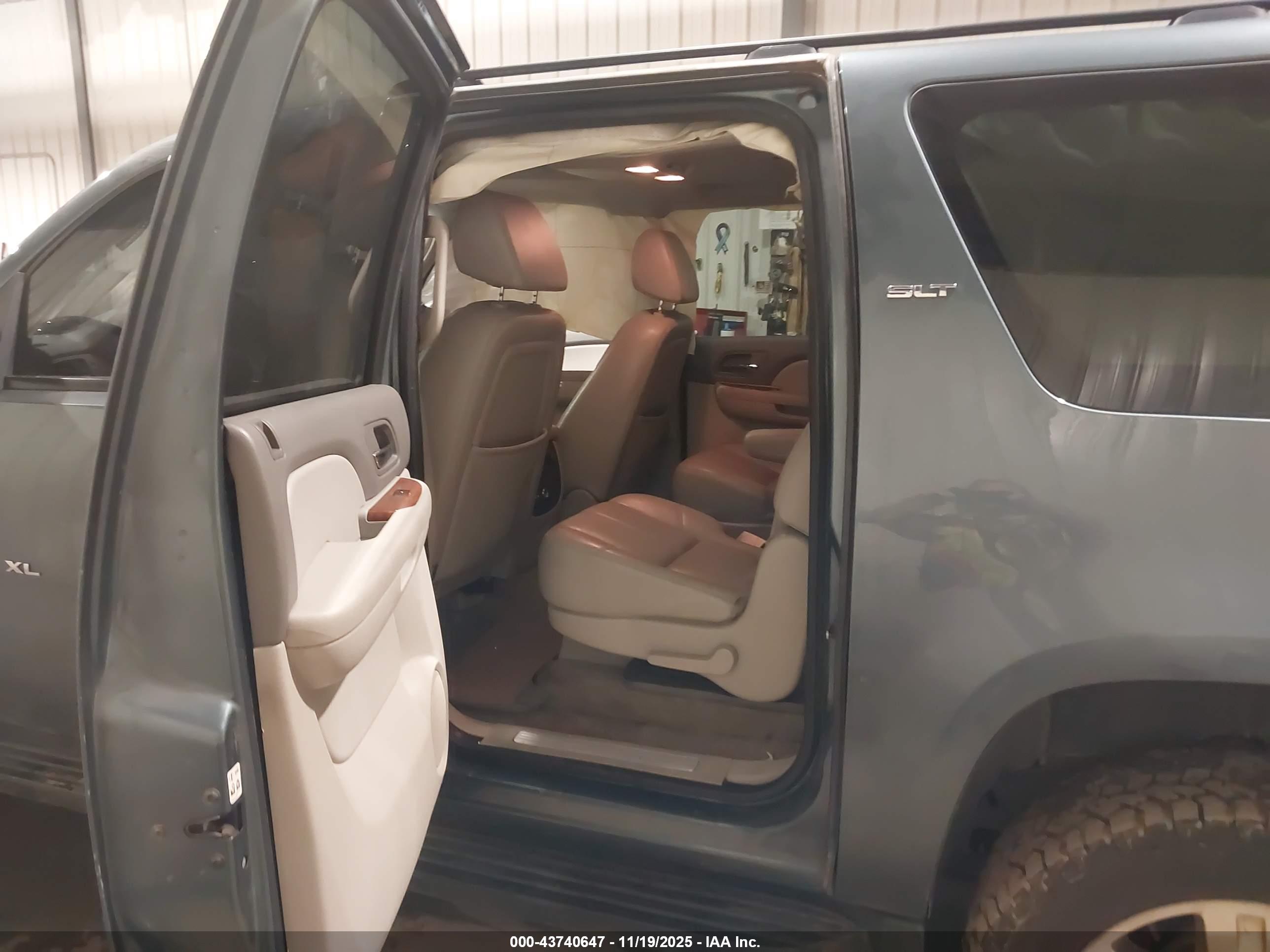 GMC YUKON image 8