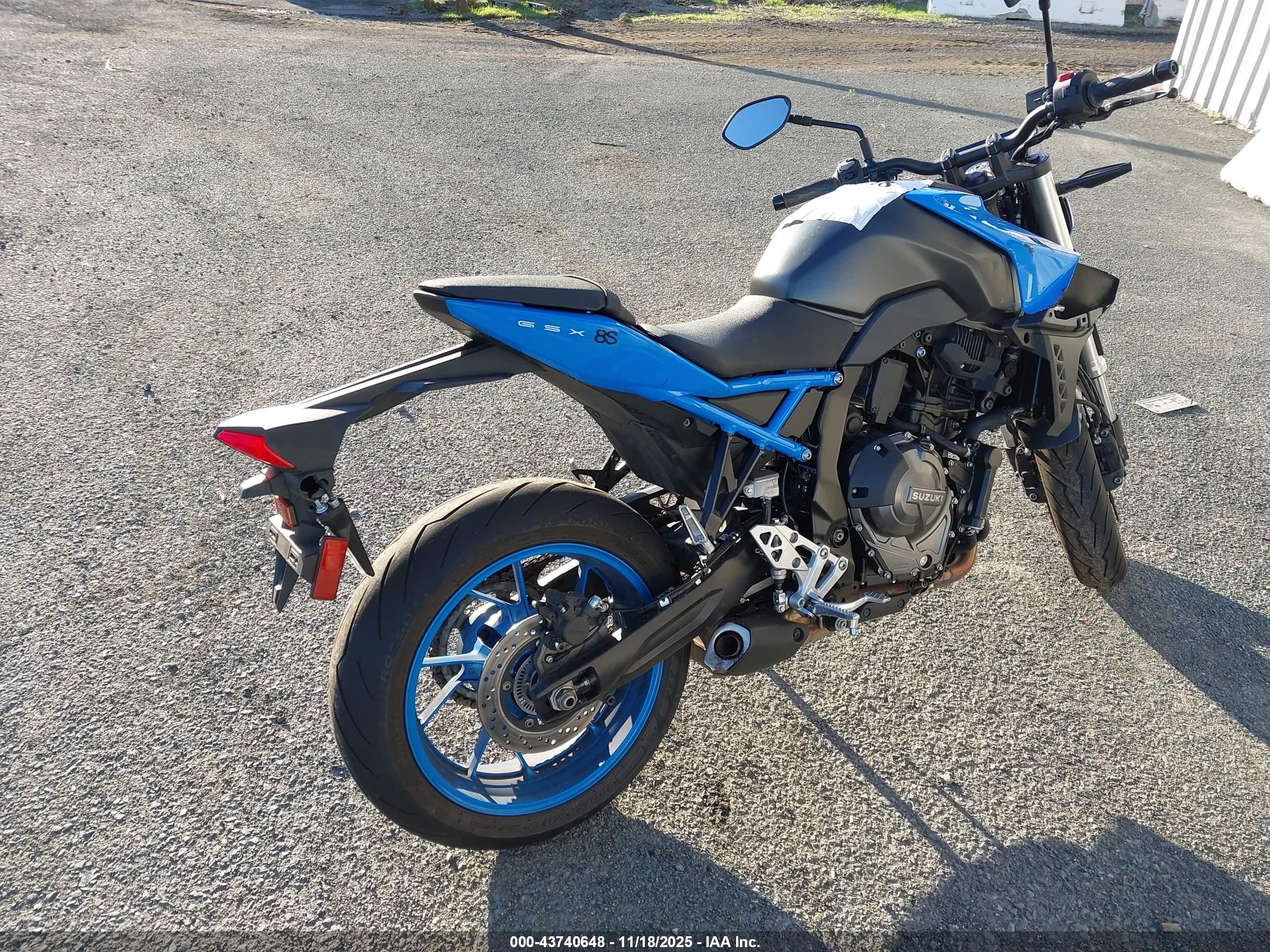 SUZUKI GSX800 image 4