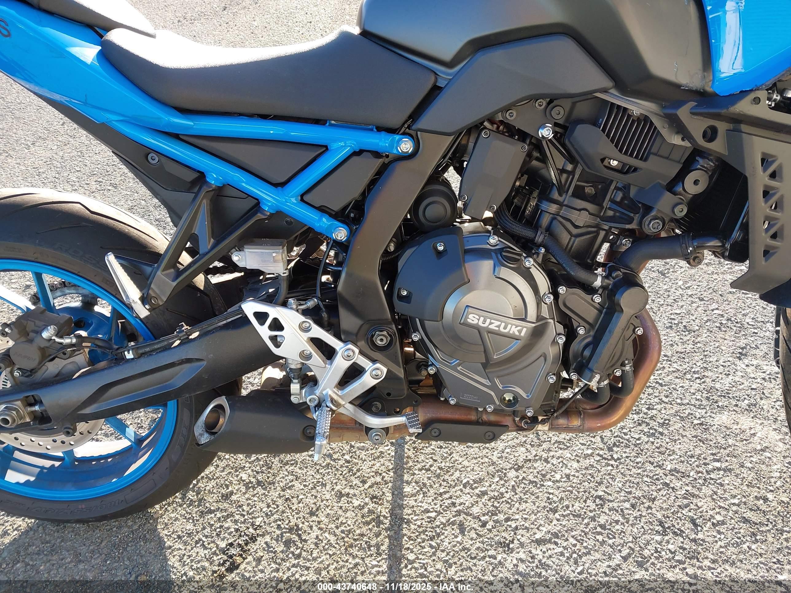 SUZUKI GSX800 image 8