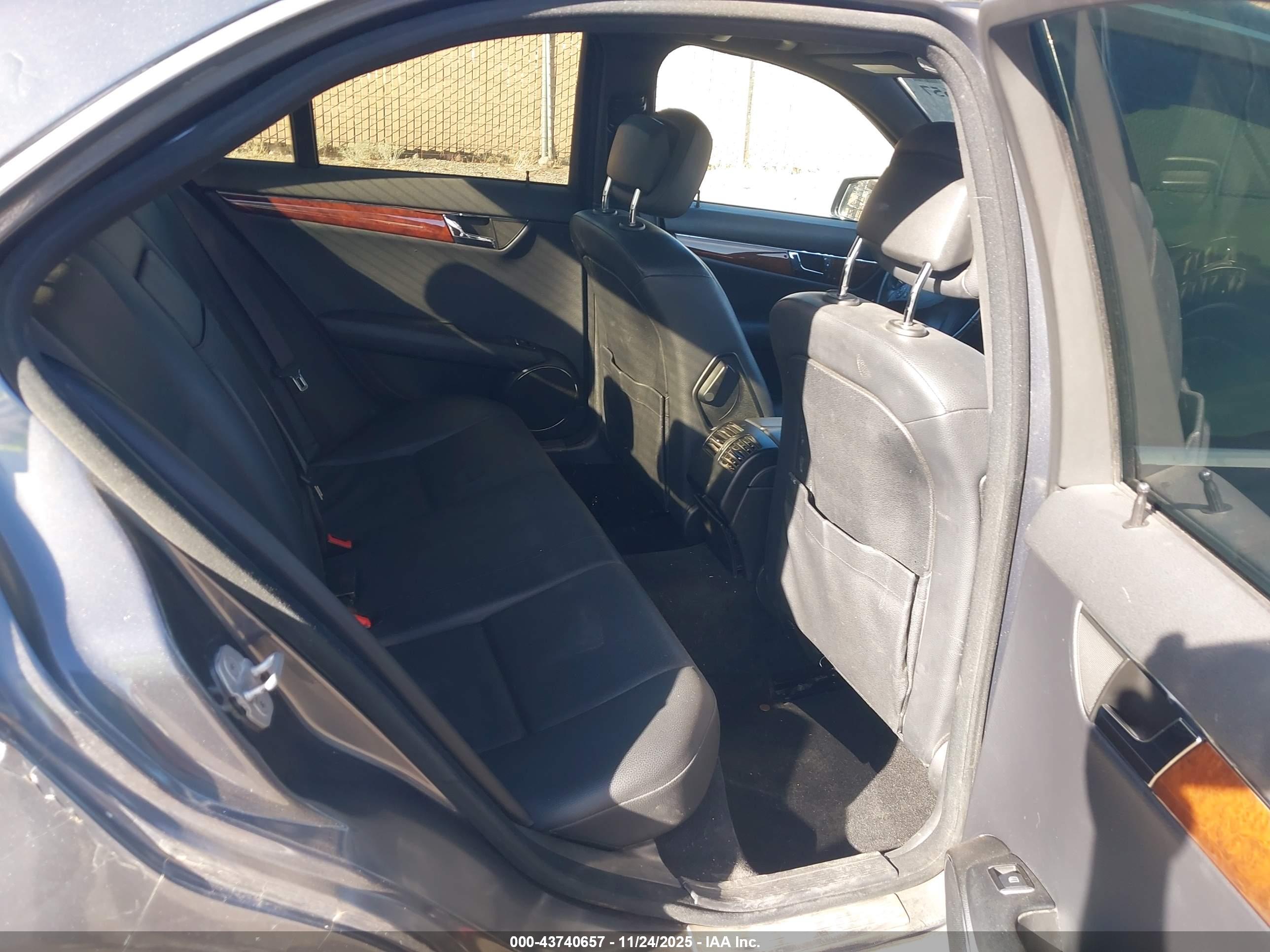 MERCEDES-BENZ C image 8