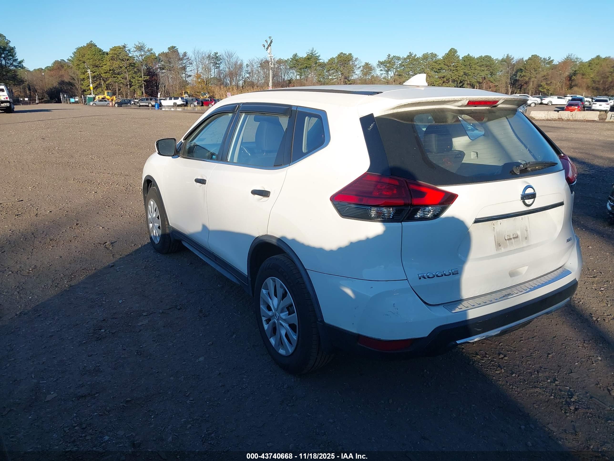 NISSAN ROGUE image 3