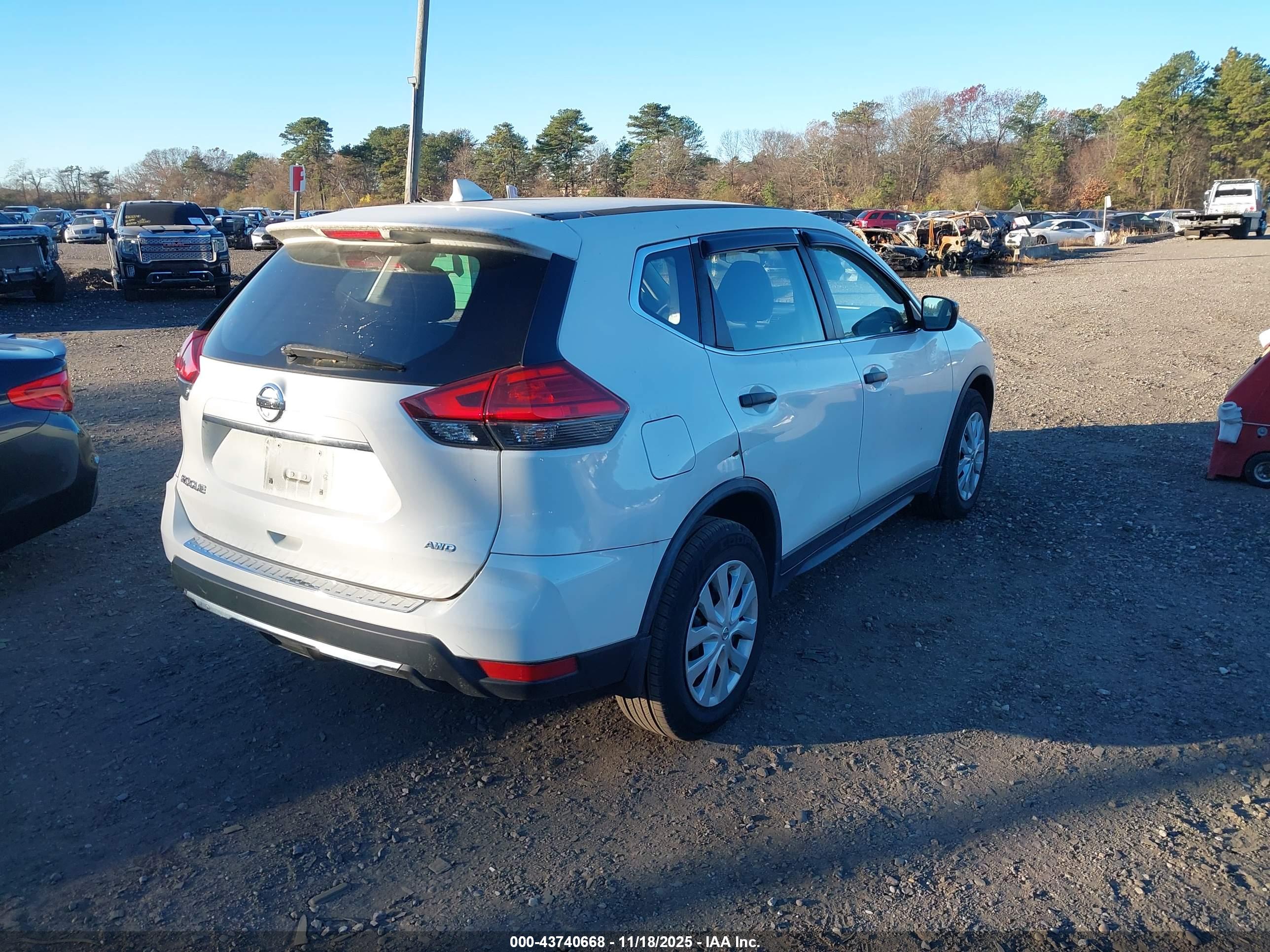 NISSAN ROGUE image 4
