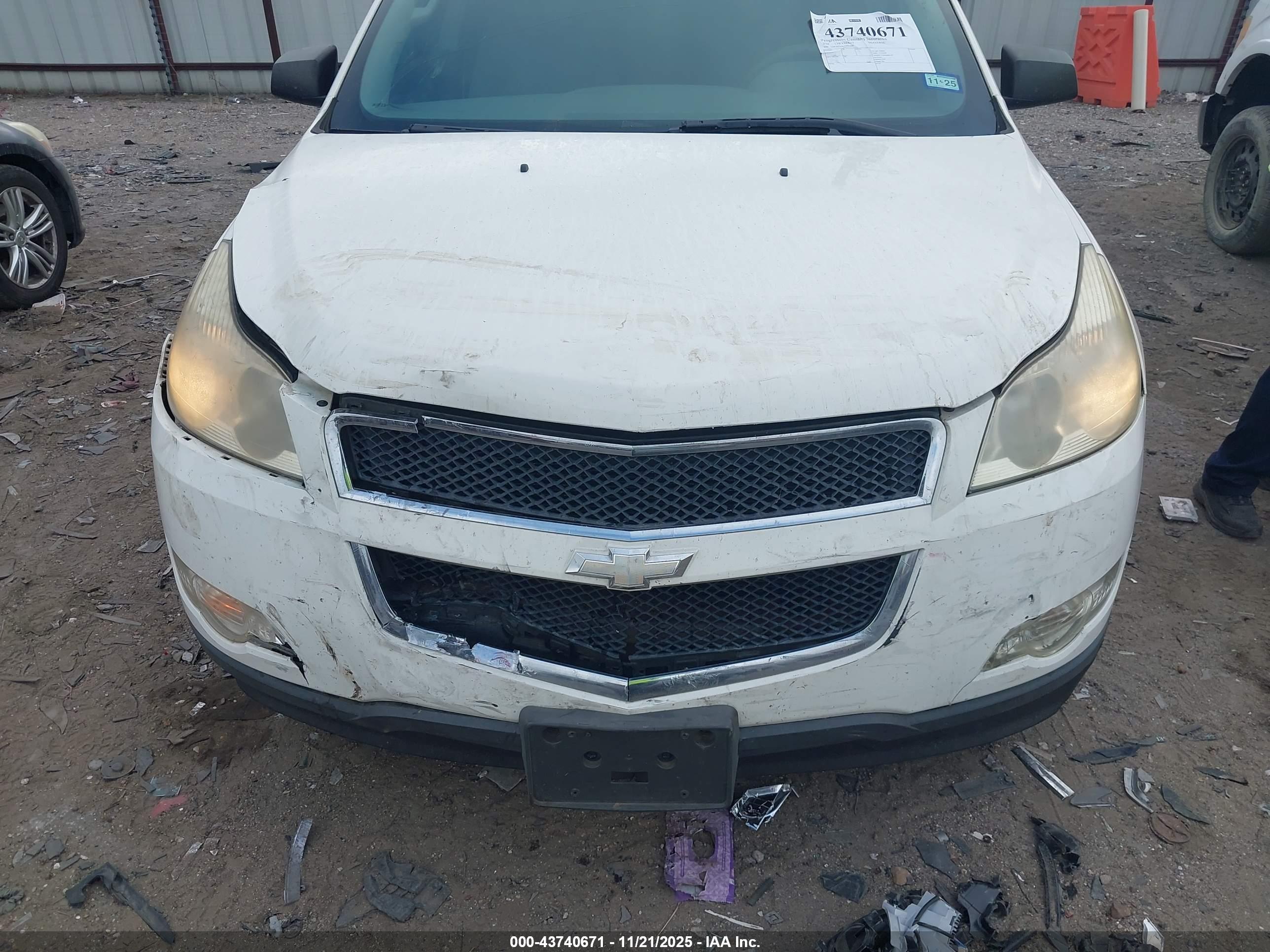 CHEVROLET TRAVERSE image 6