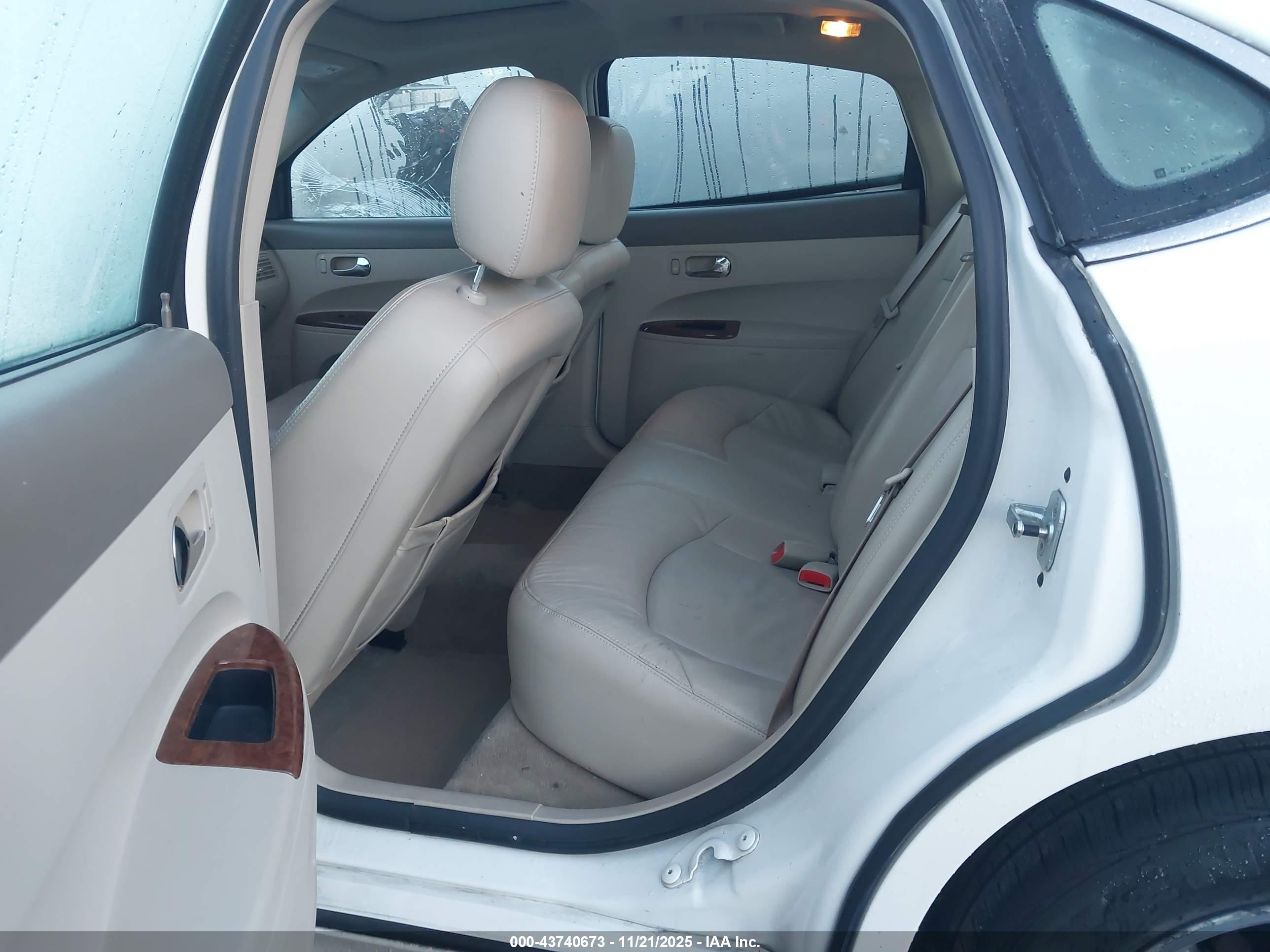 BUICK LACROSSE image 8
