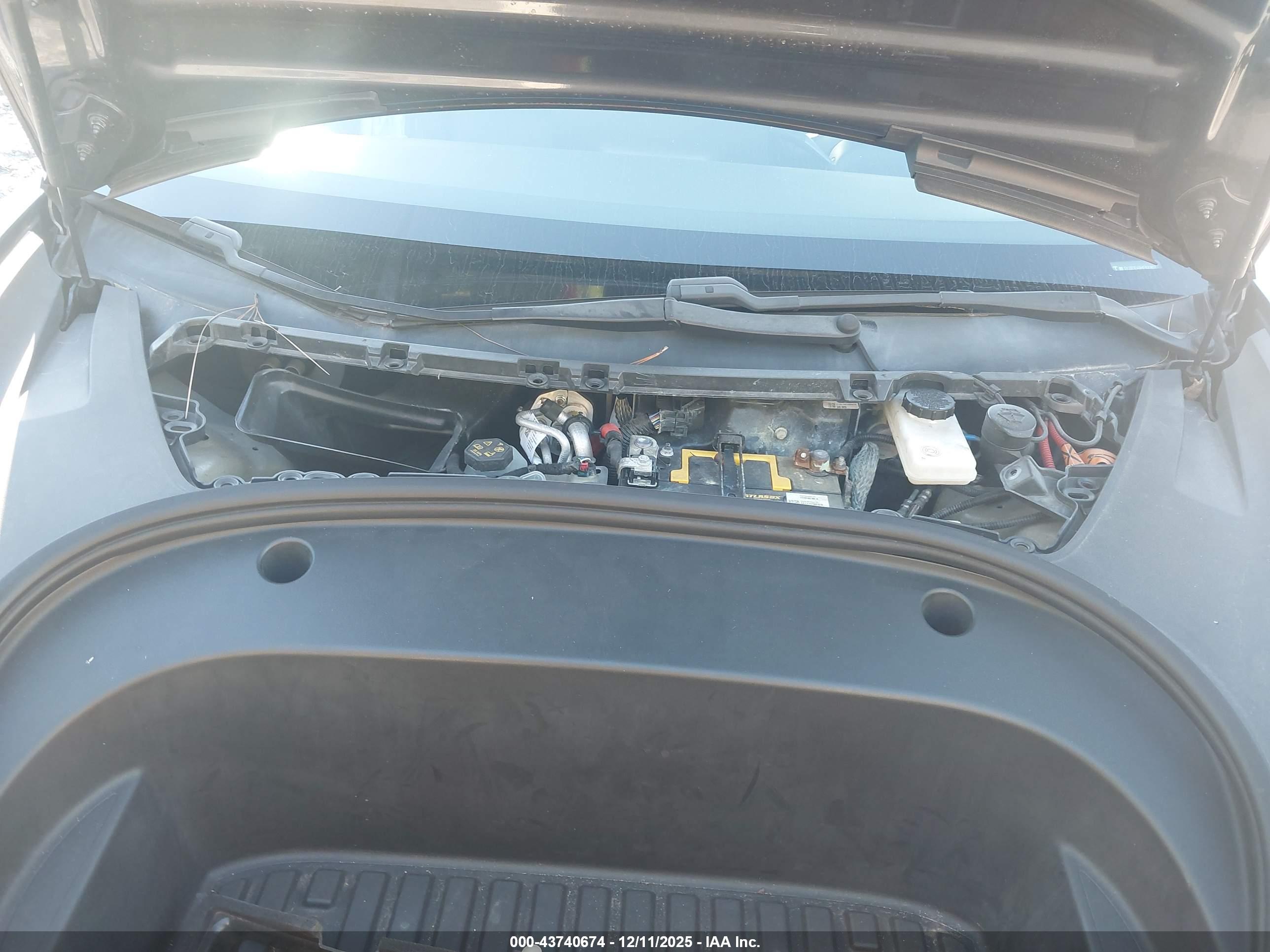 TESLA MODEL image 10