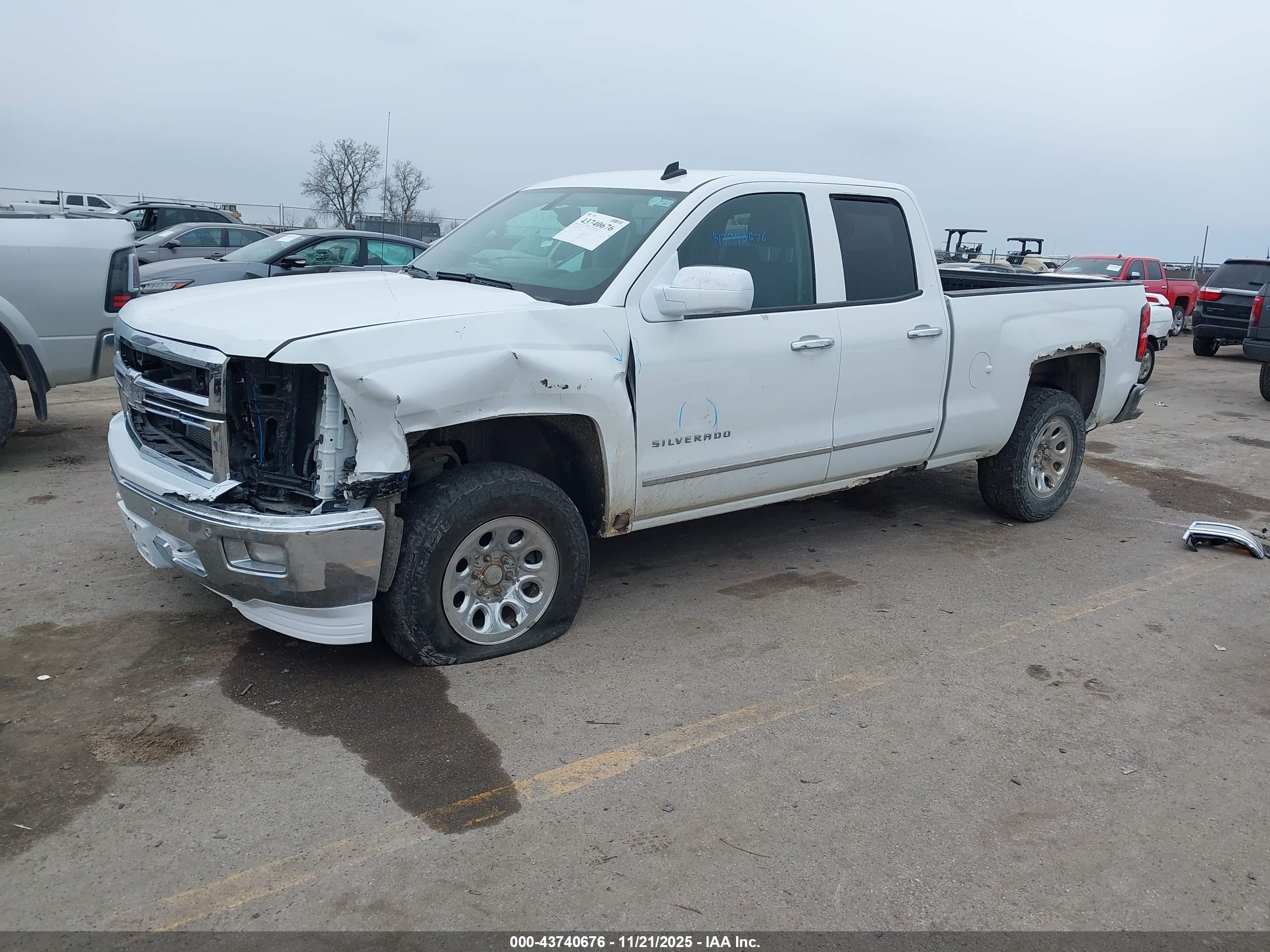 CHEVROLET SILVERADO image 2