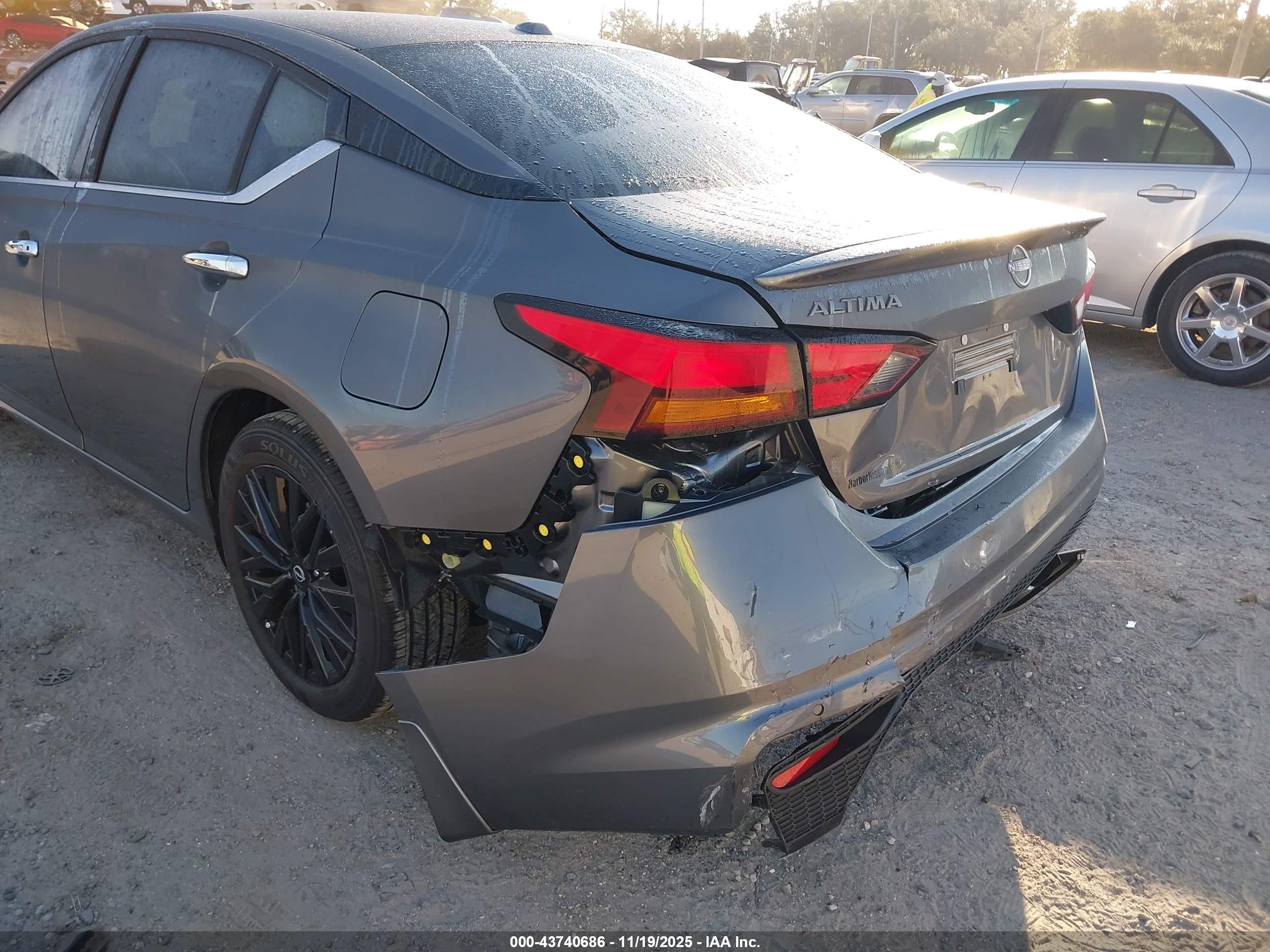 NISSAN ALTIMA image 6