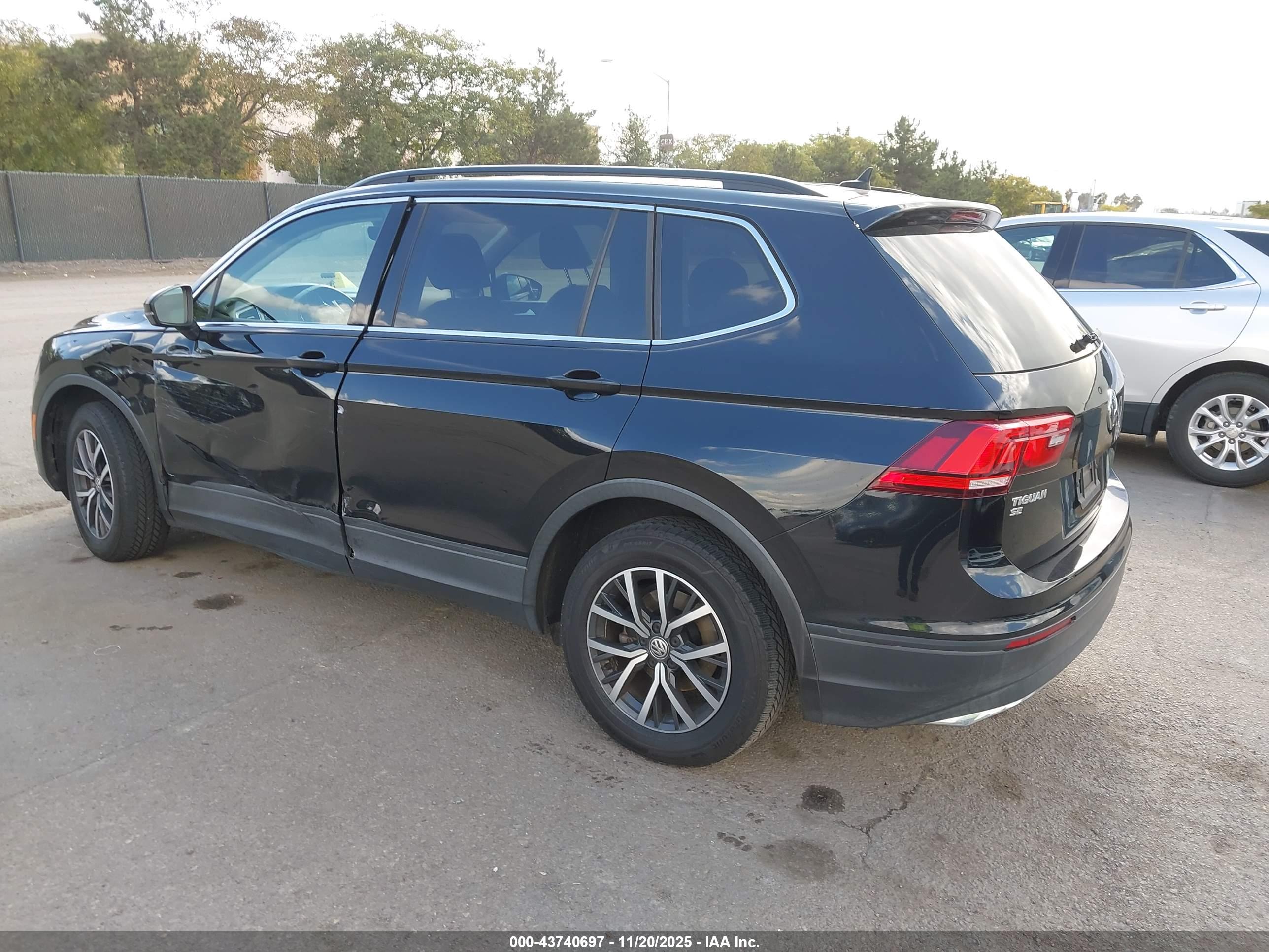 VOLKSWAGEN TIGUAN image 3