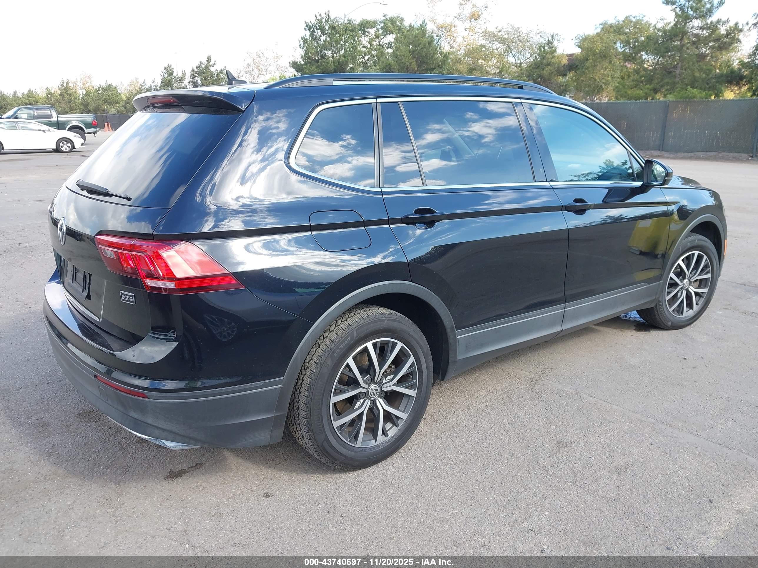 VOLKSWAGEN TIGUAN image 4