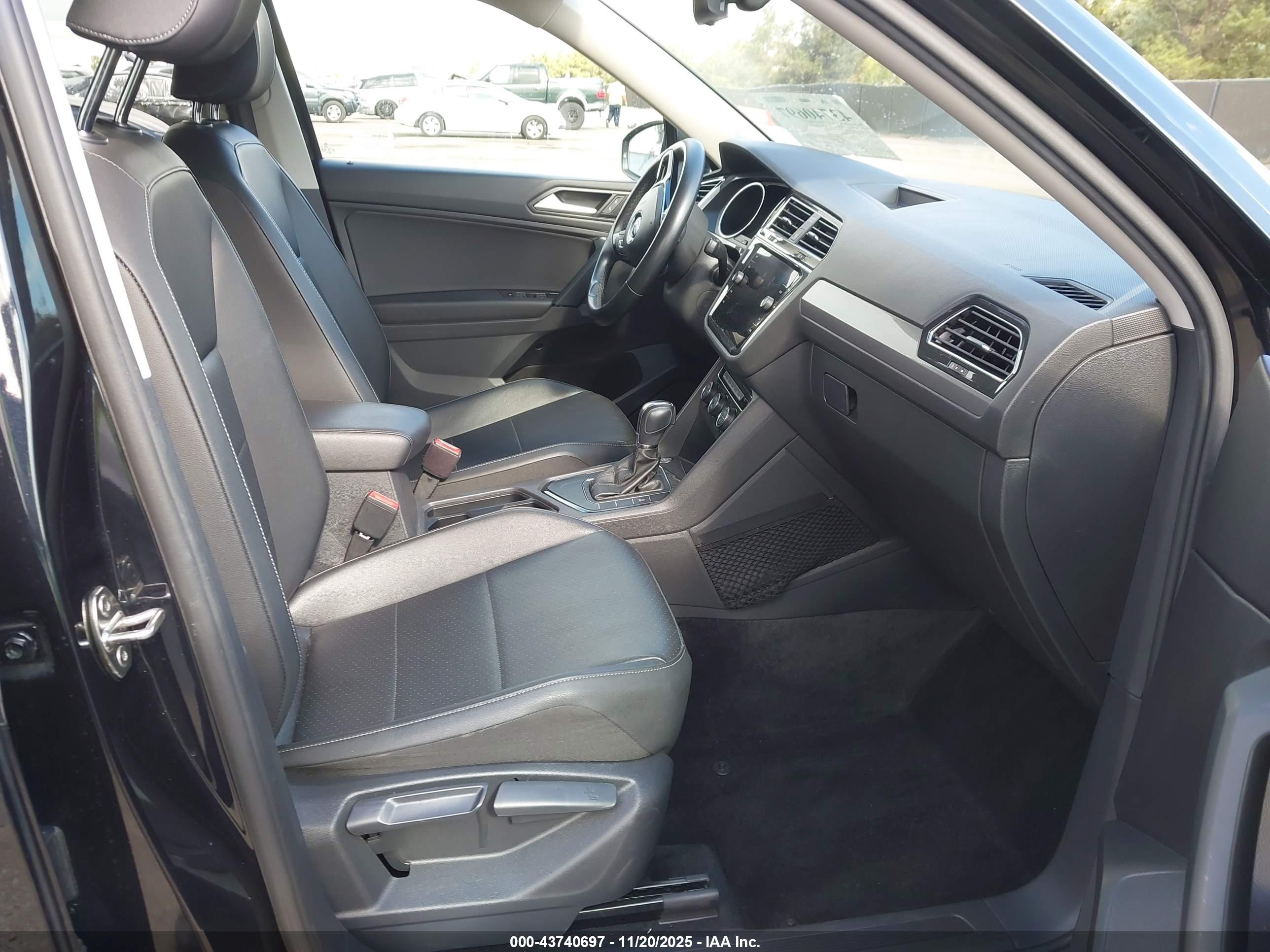 VOLKSWAGEN TIGUAN image 5
