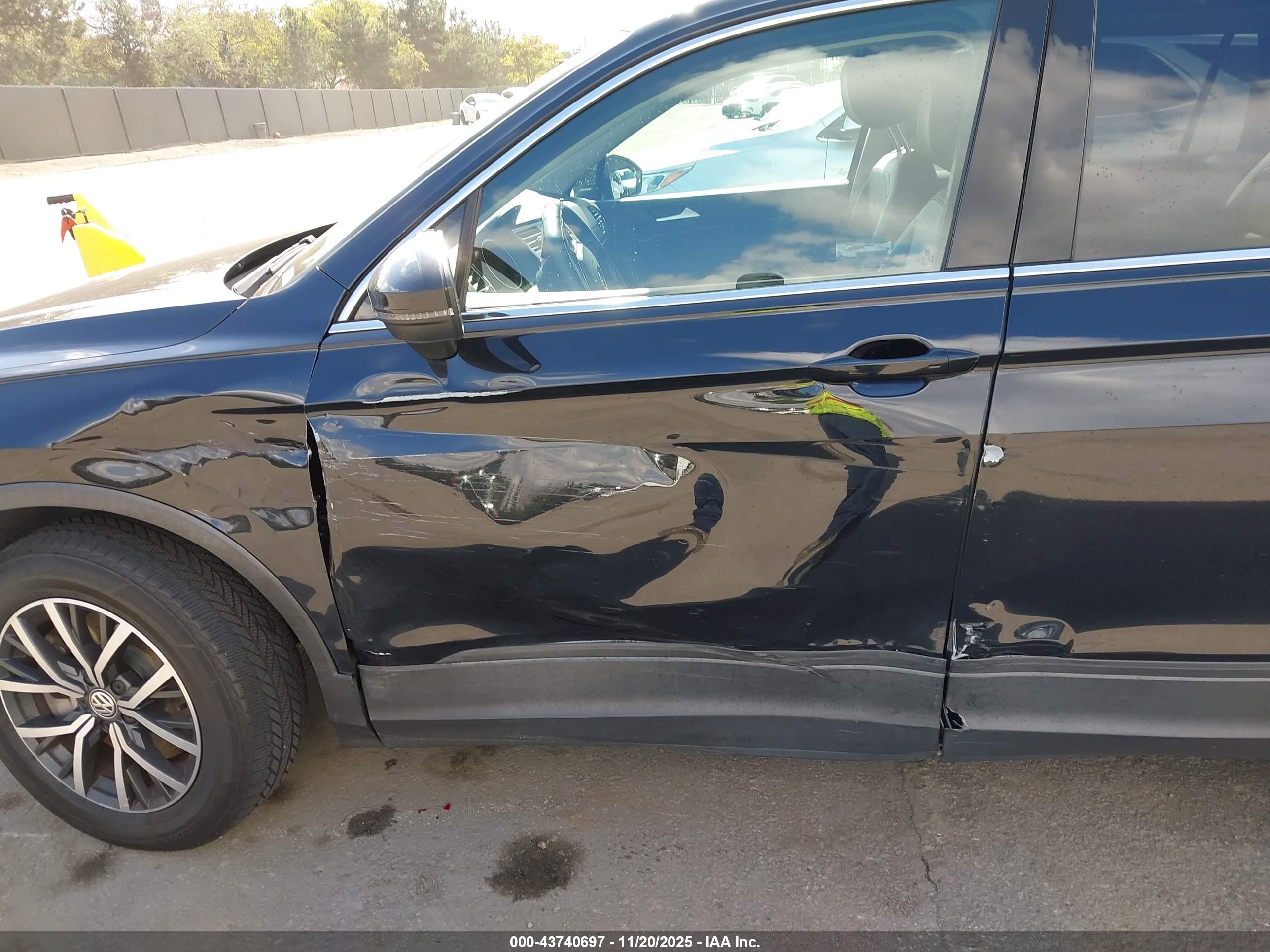 VOLKSWAGEN TIGUAN image 6