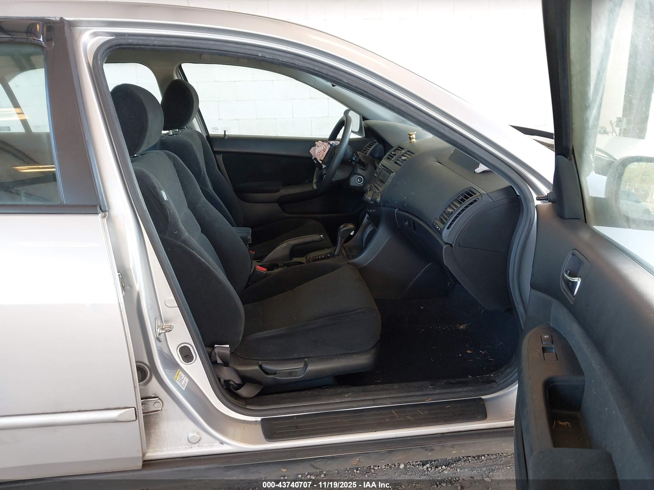 HONDA ACCORD image 5