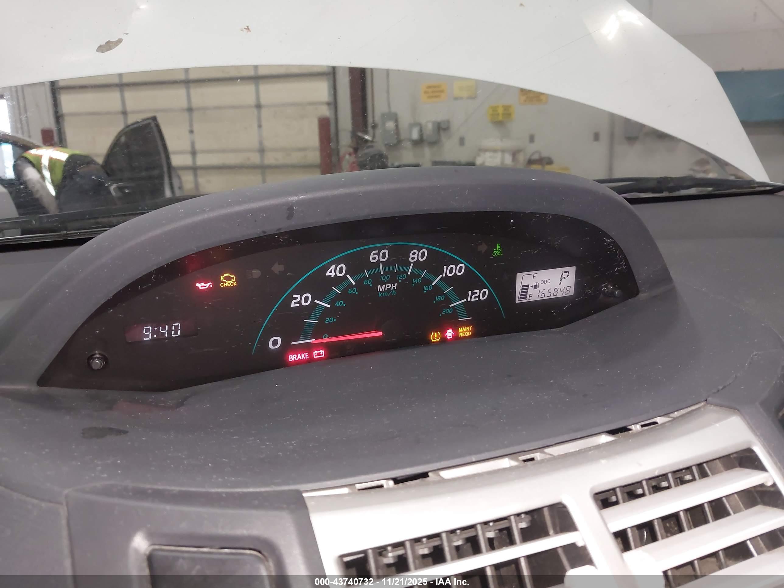 TOYOTA YARIS image 7