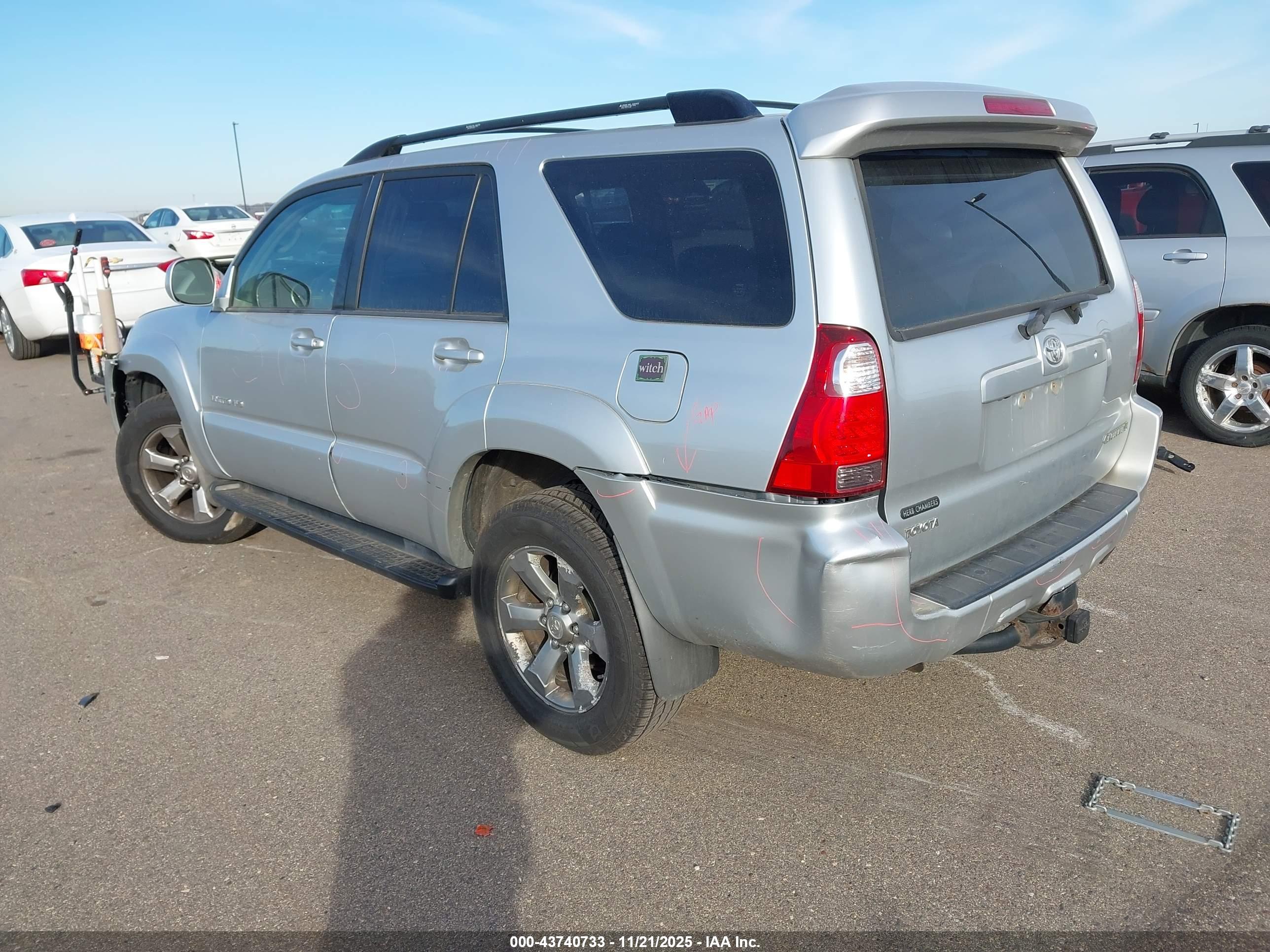 TOYOTA 4RUNNER image 3